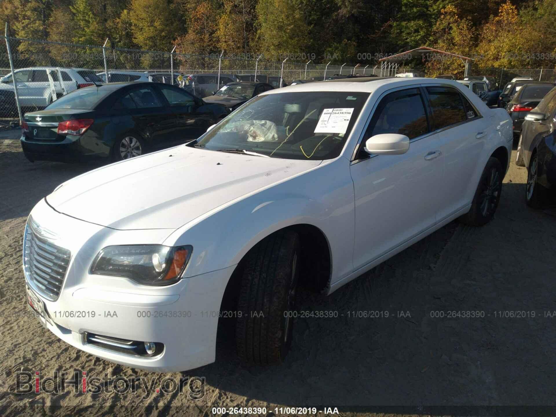 2014 CHRYSLER 300 - VIN: 2C3CCAGG8EH157859 - Фото 2