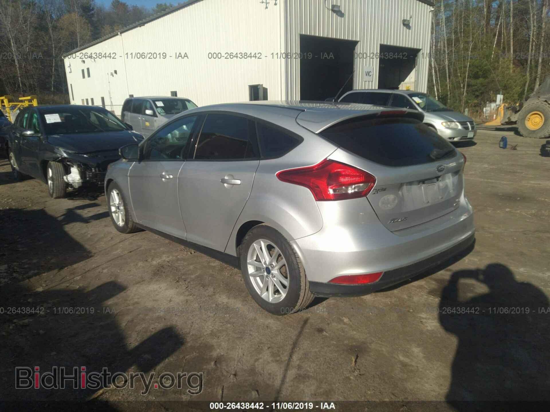 2016 Ford Focus - VIN: 1FADP3K20GL290106 - Photo 3