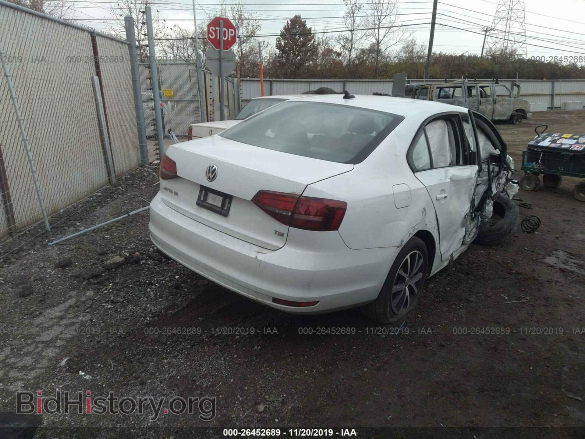 2017 VOLKSWAGEN JETTA - VIN: 3VWDB7AJ6HM399885 - Photo 4
