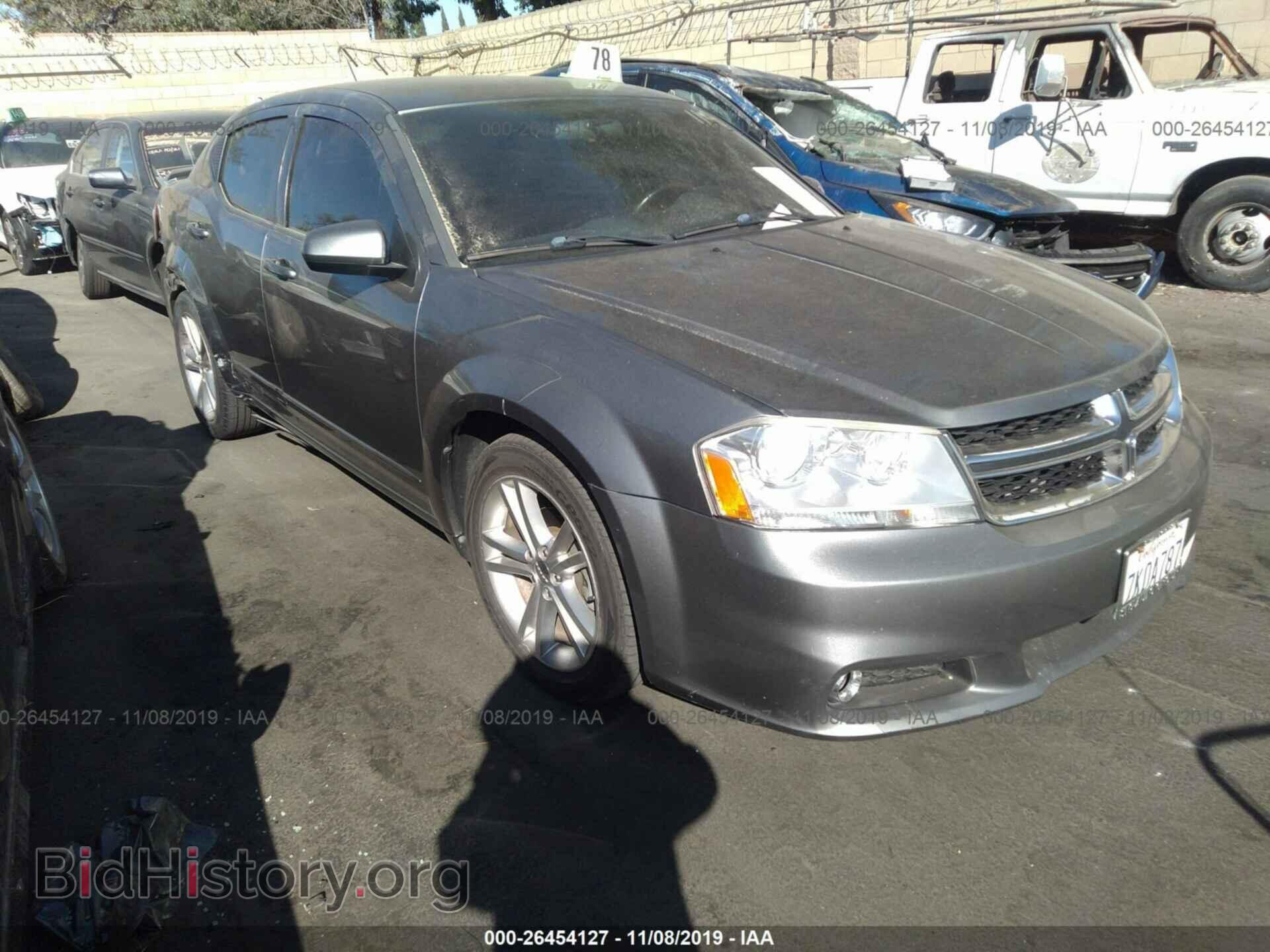 Photo 1B3BD1FG2BN587588 - Dodge Avenger 2011