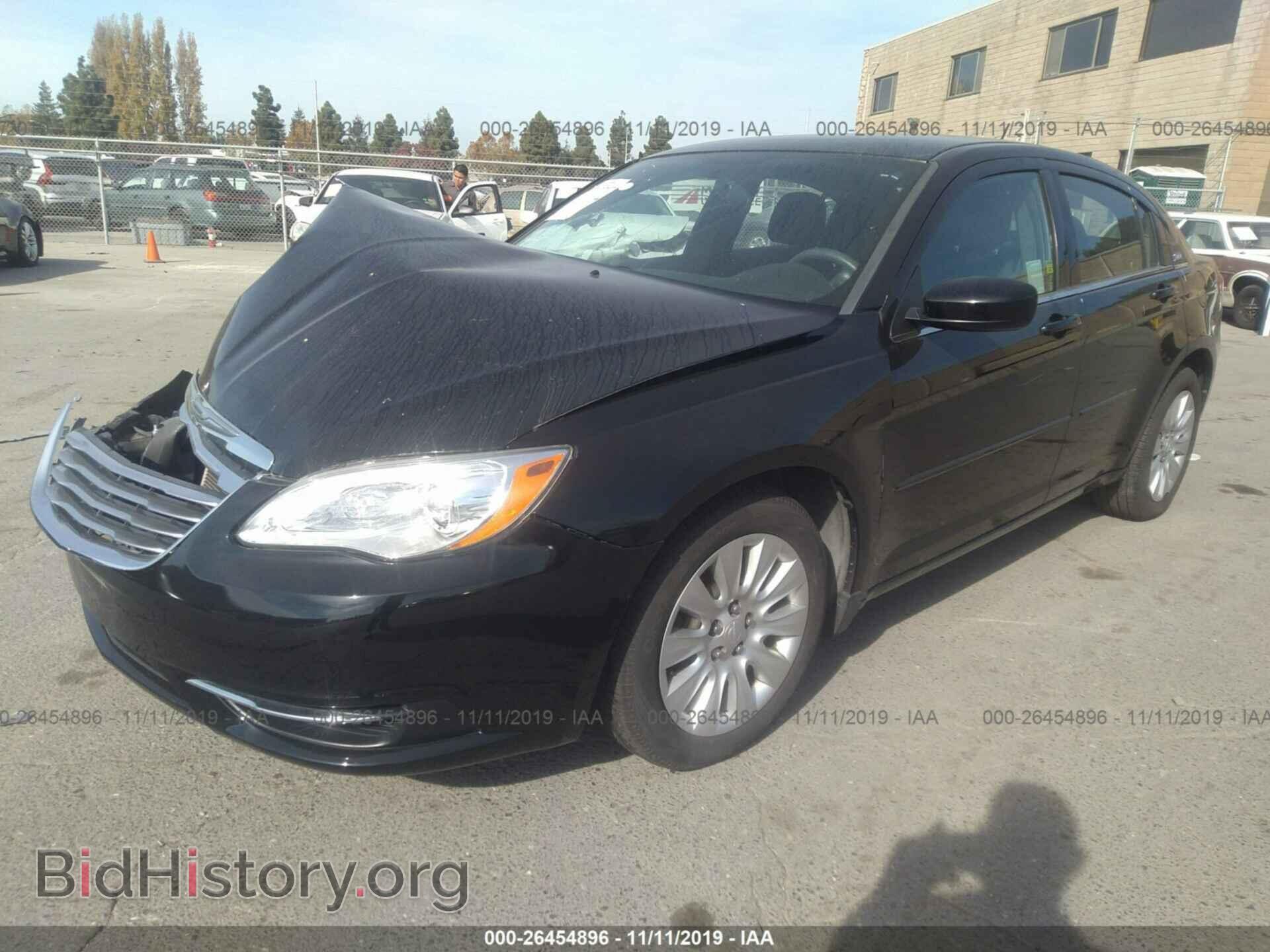 2012 CHRYSLER 200 - VIN: 1C3CCBAB2CN228982 - Photo 2