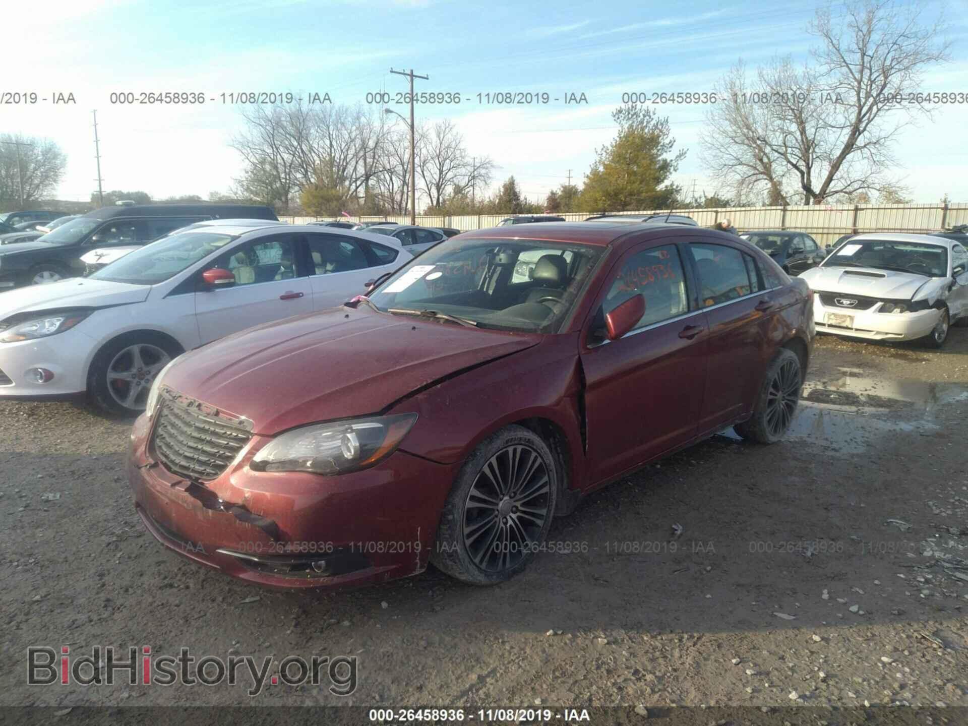 2013 CHRYSLER 200 - VIN: 1C3CCBCG4DN580052 - Фото 2