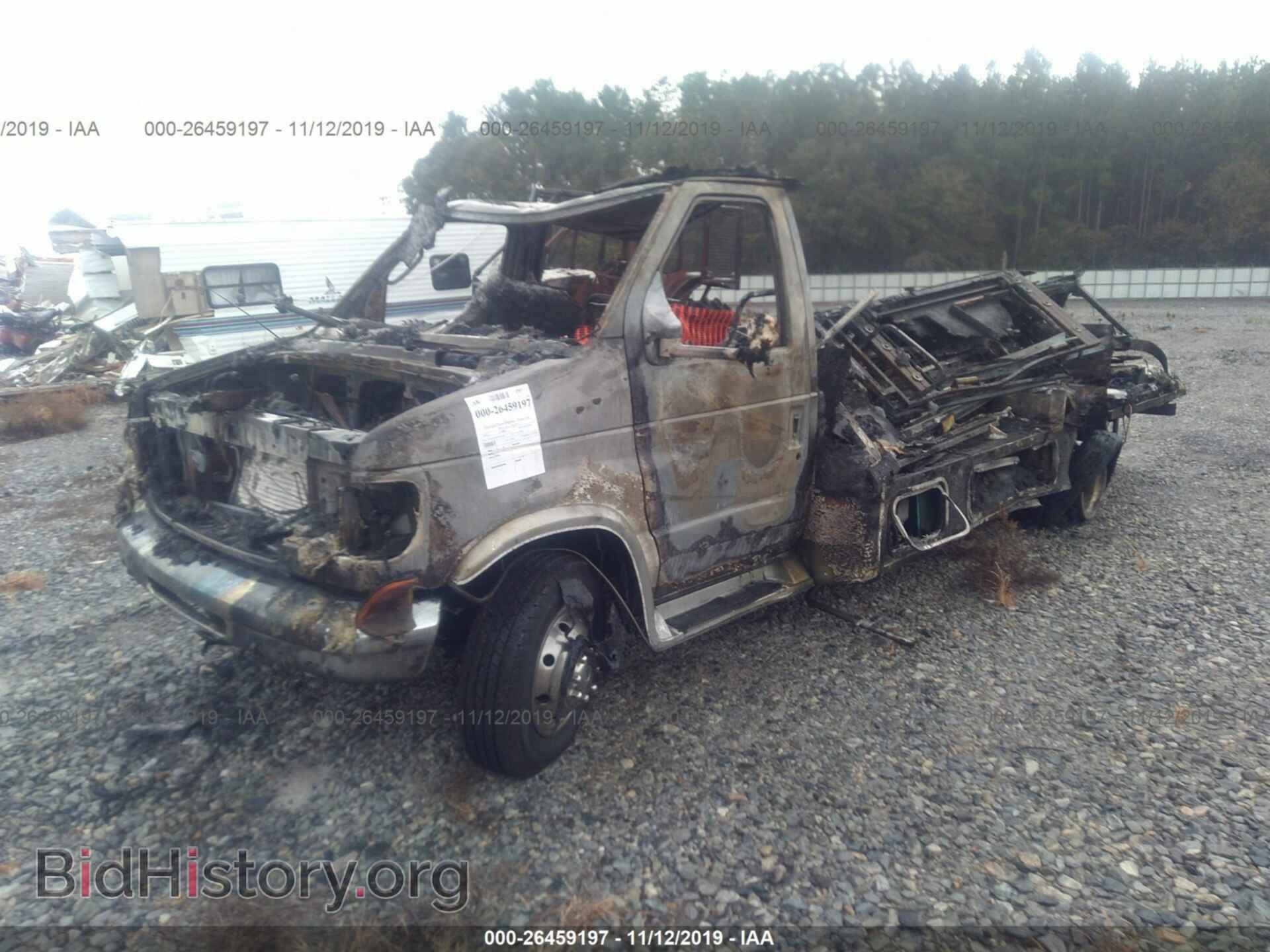 2004 FORD ECONOLINE - VIN: 1FDXE45SX4HB44742 - Фото 2