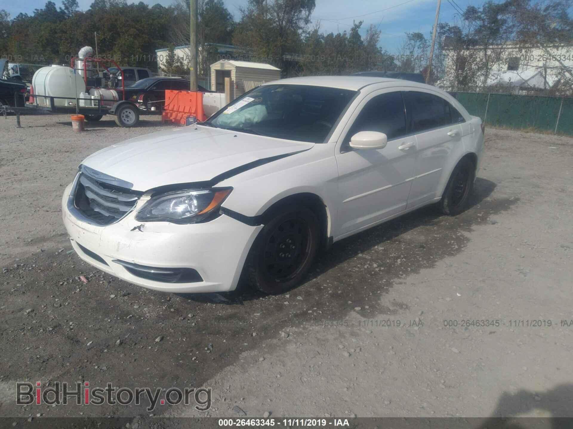 2011 CHRYSLER 200 - VIN: 1C3BC4FBXBN515565 - Фото 2