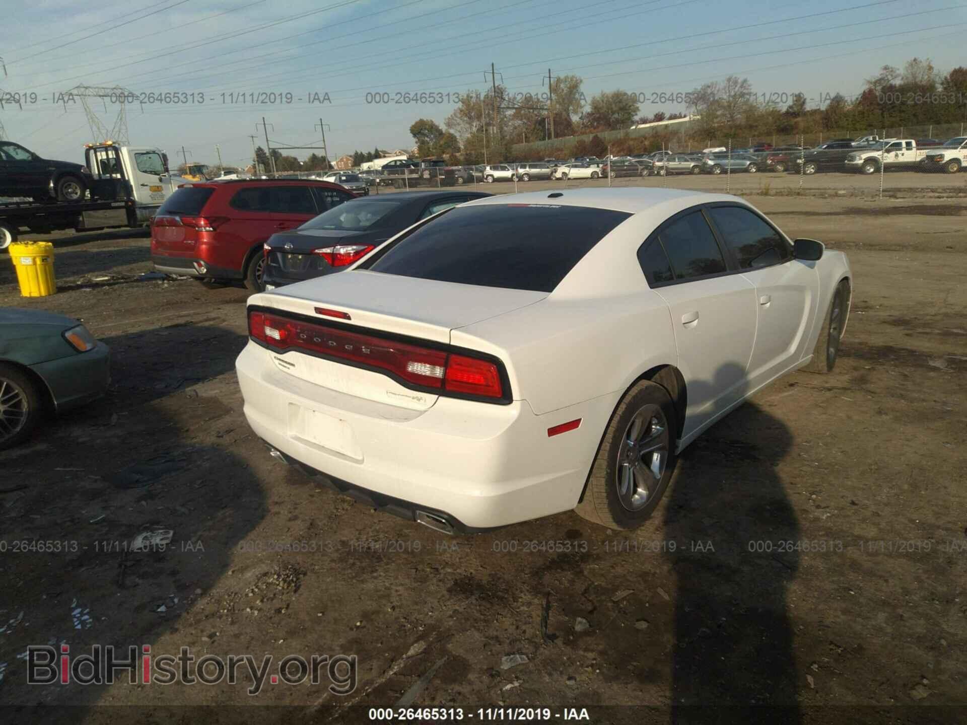 2011 Dodge Charger - VIN: 2B3CL3CG0BH526076 - Фото 4