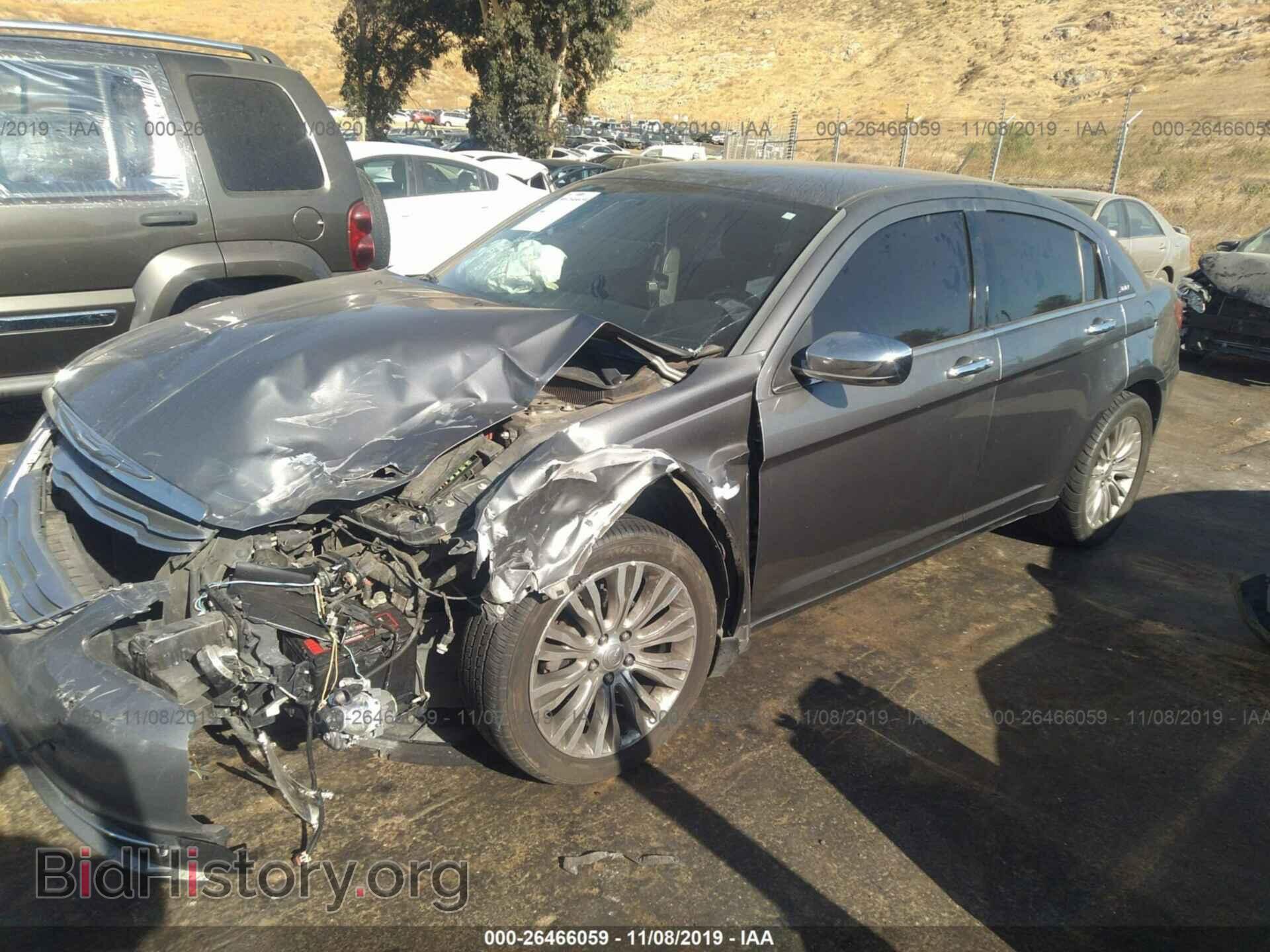 2012 Chrysler 200 - VIN: 1C3CCBCB6CN180089 - Photo 2