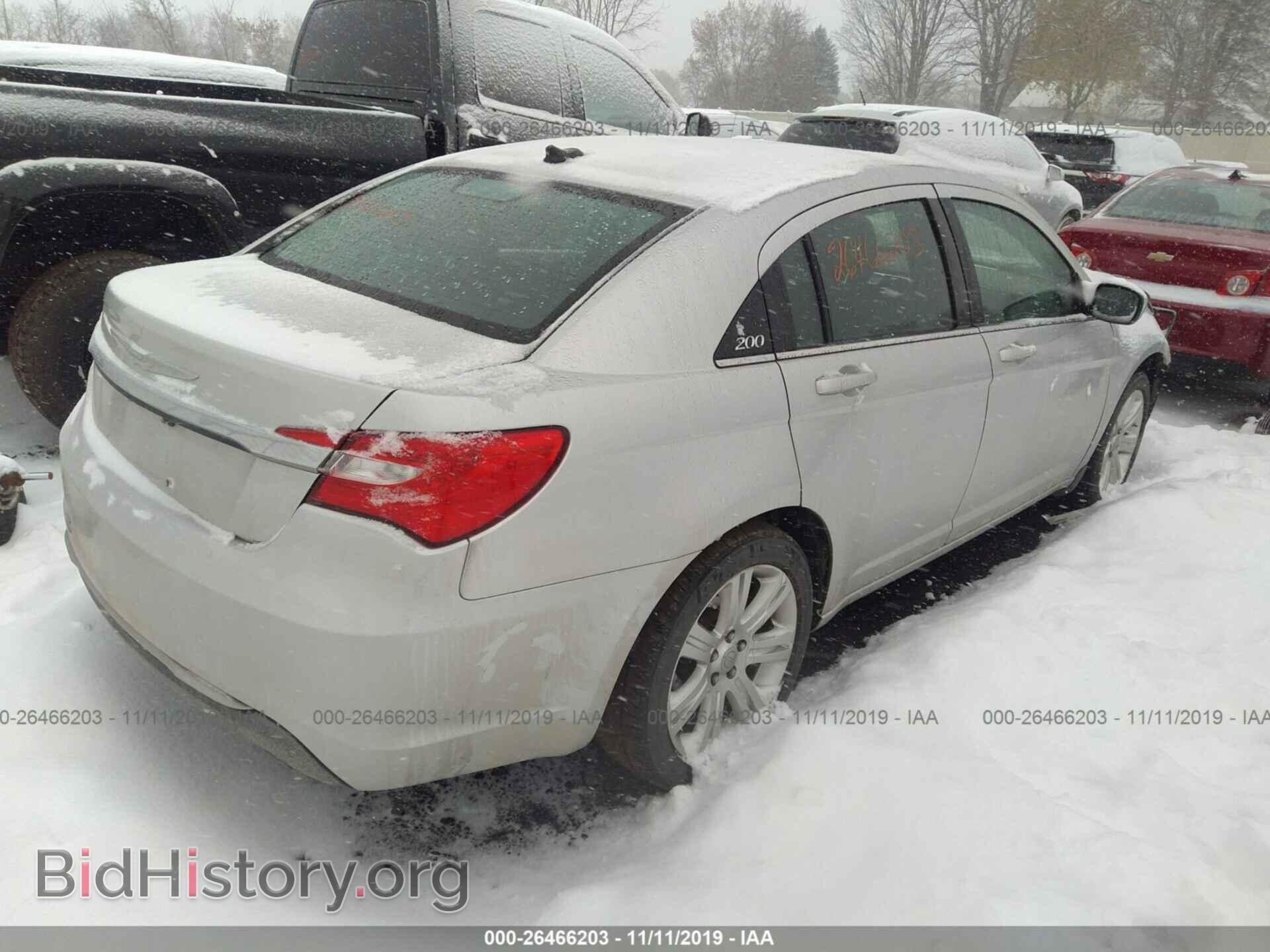 2011 Chrysler 200 - VIN: 1C3BC1FB6BN612082 - Photo 4