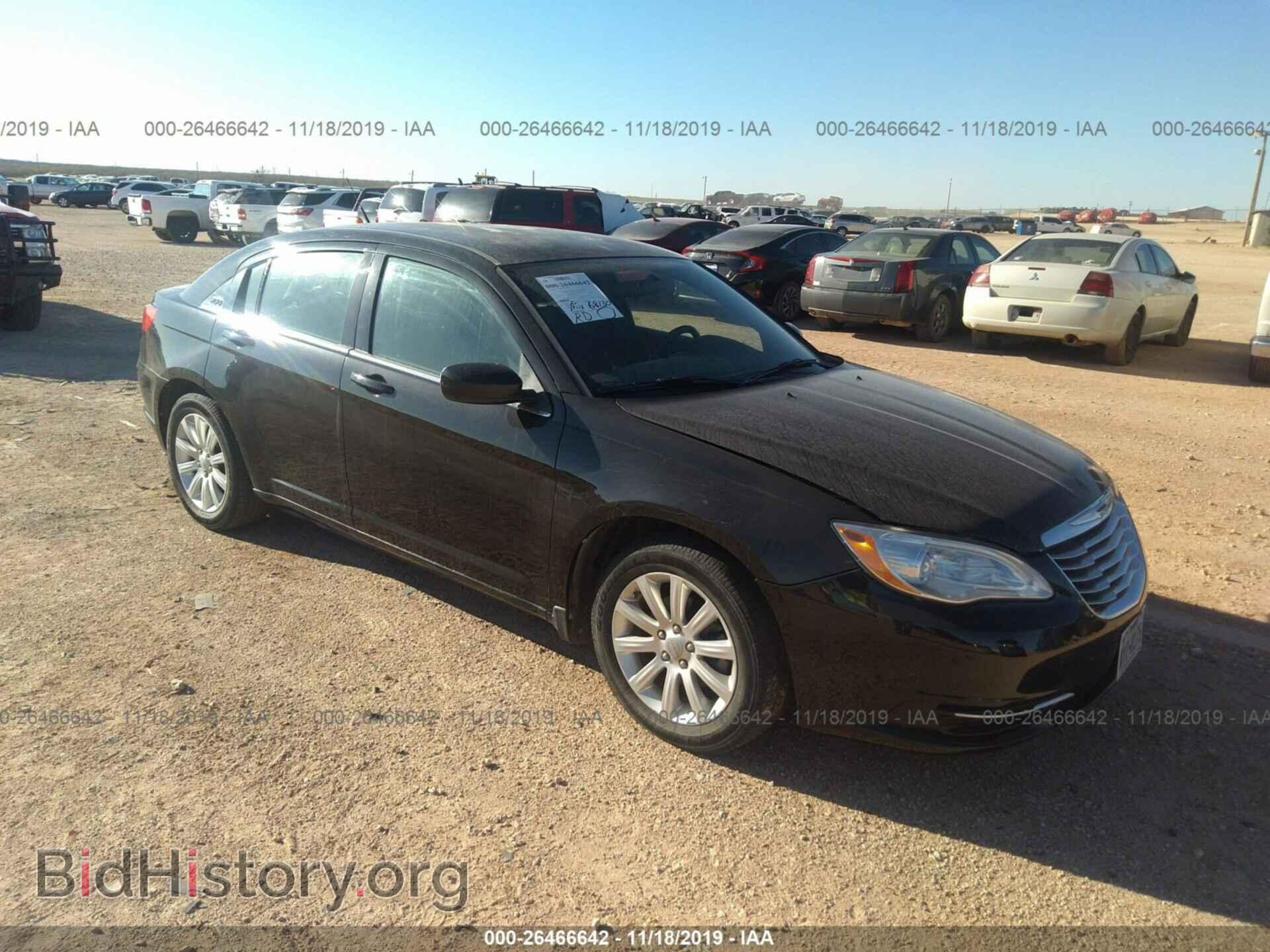 Photo 1C3BC1FB5BN500938 - Chrysler 200 2011