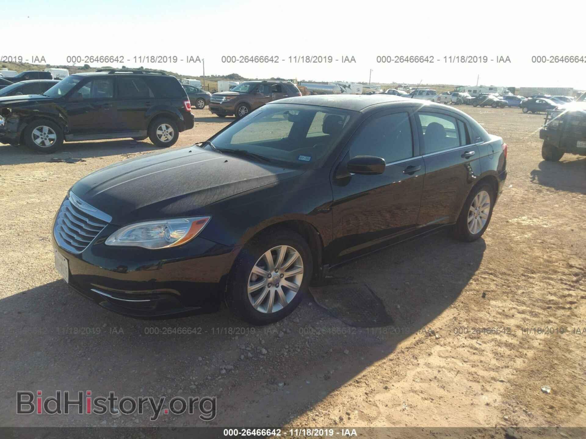2011 Chrysler 200 - VIN: 1C3BC1FB5BN500938 - Фото 2