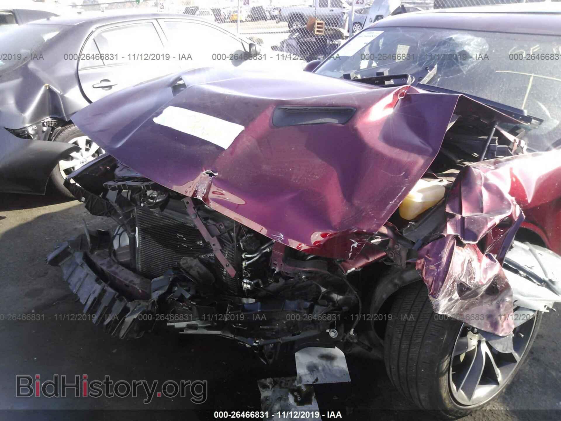 2018 Dodge Challenger - VIN: 2C3CDZFJ2JH120647 - Фото 2