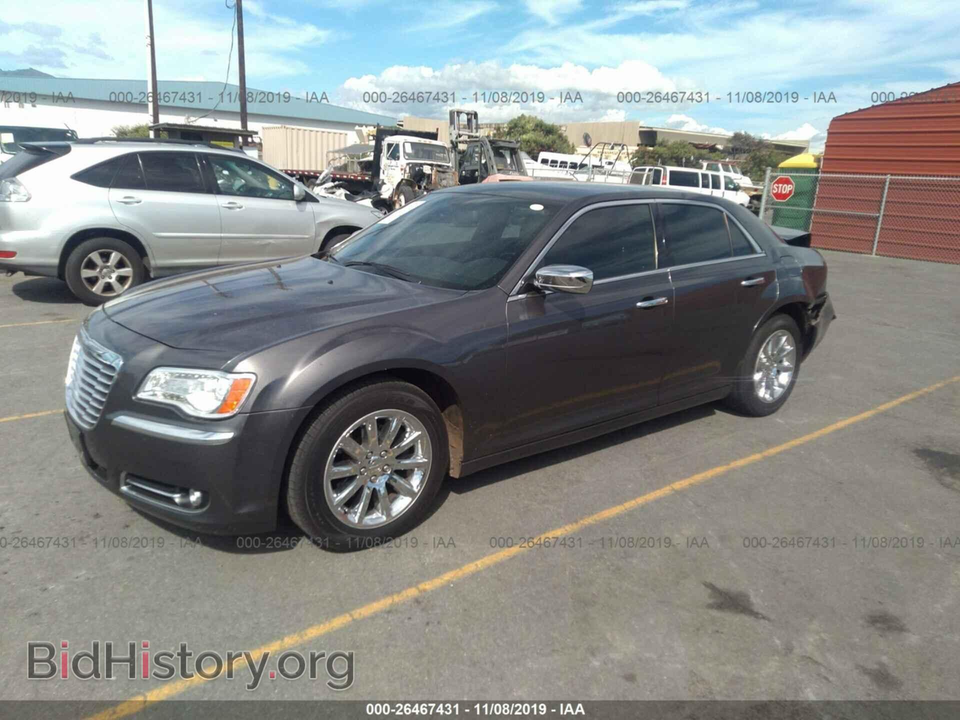 2014 CHRYSLER 300C - VIN: 2C3CCAEG9EH379877 - Фото 2