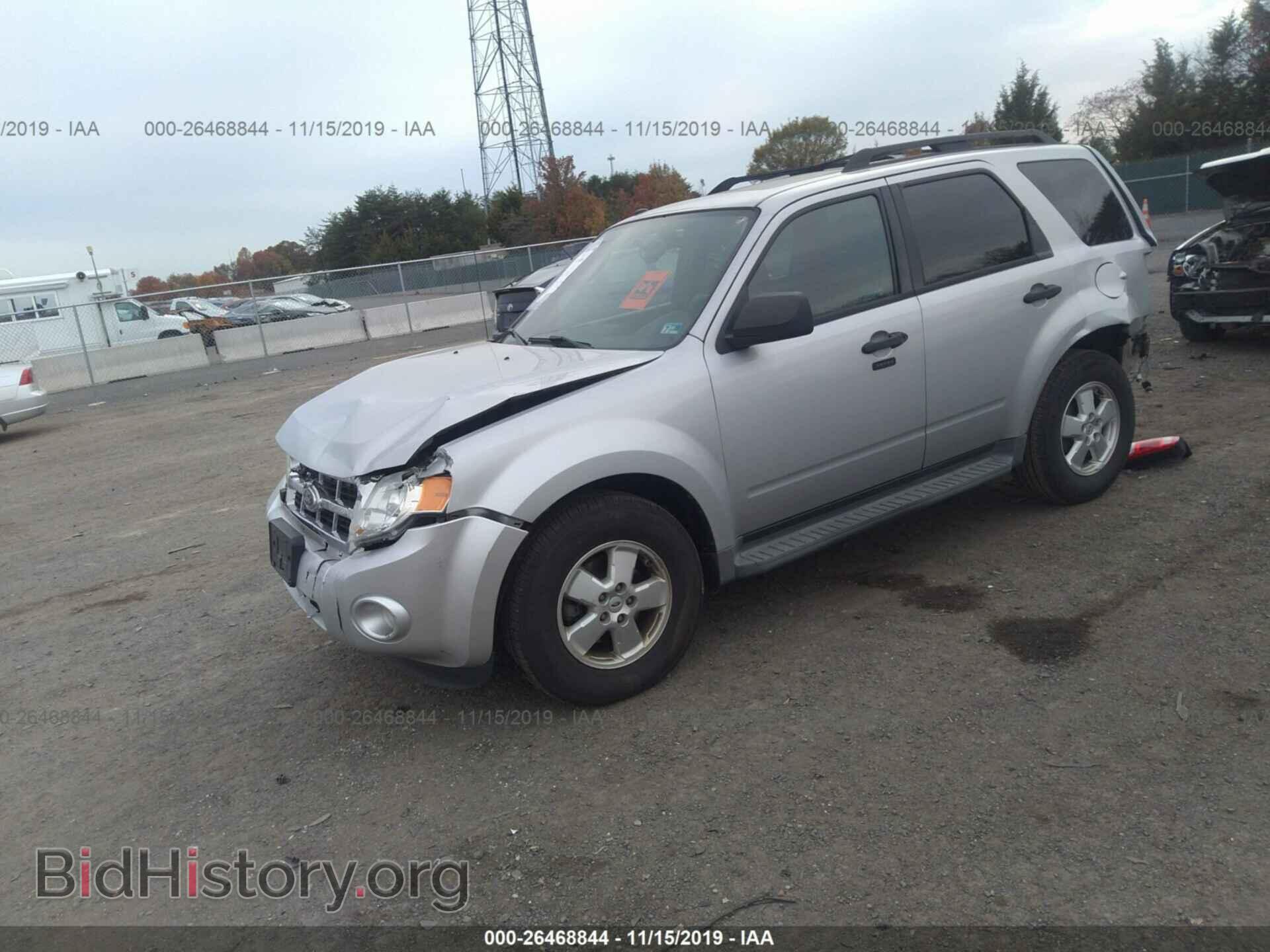 2011 FORD ESCAPE - VIN: 1FMCU0DG7BKB82016 - Photo 2