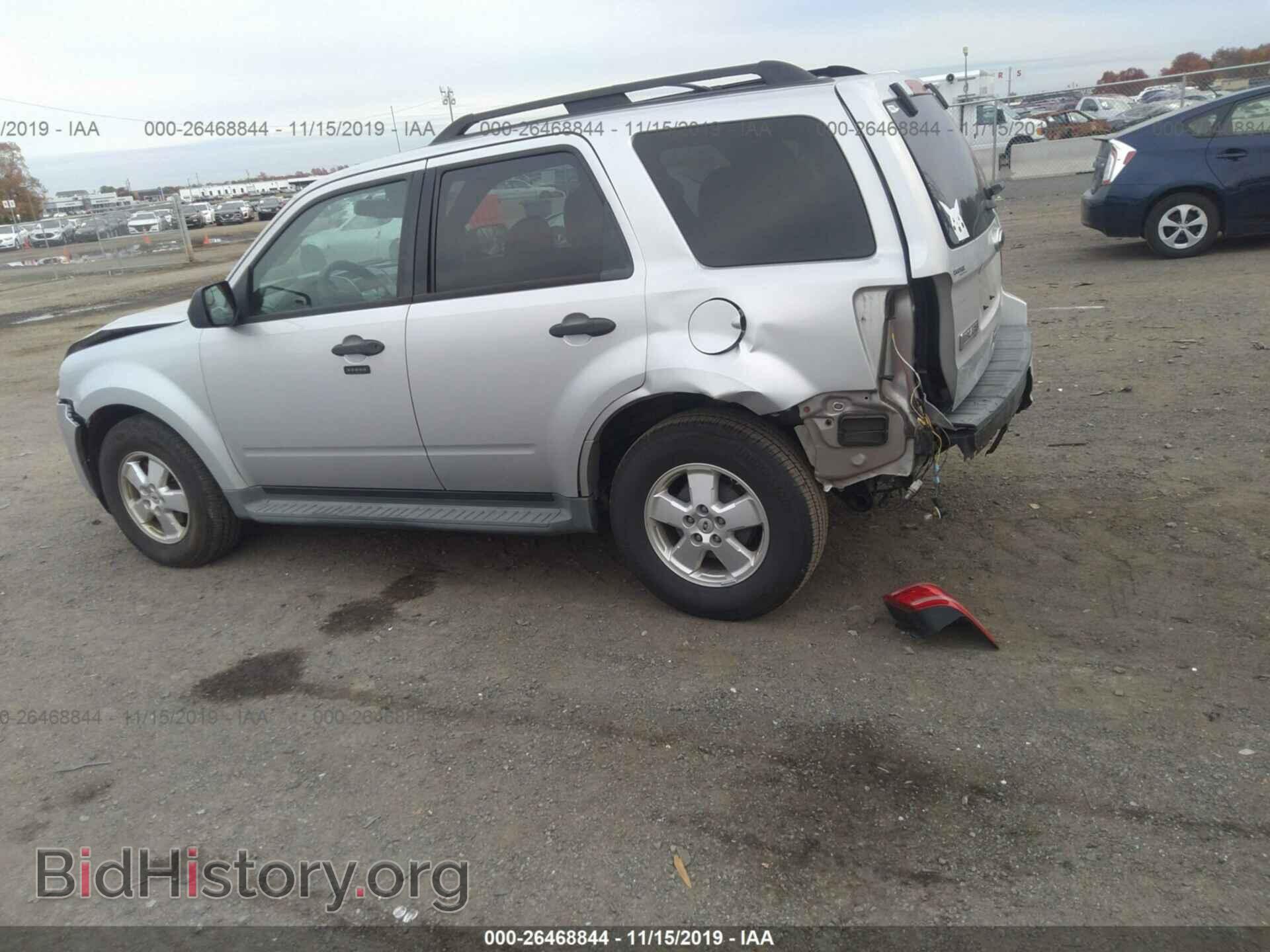 2011 FORD ESCAPE - VIN: 1FMCU0DG7BKB82016 - Photo 3