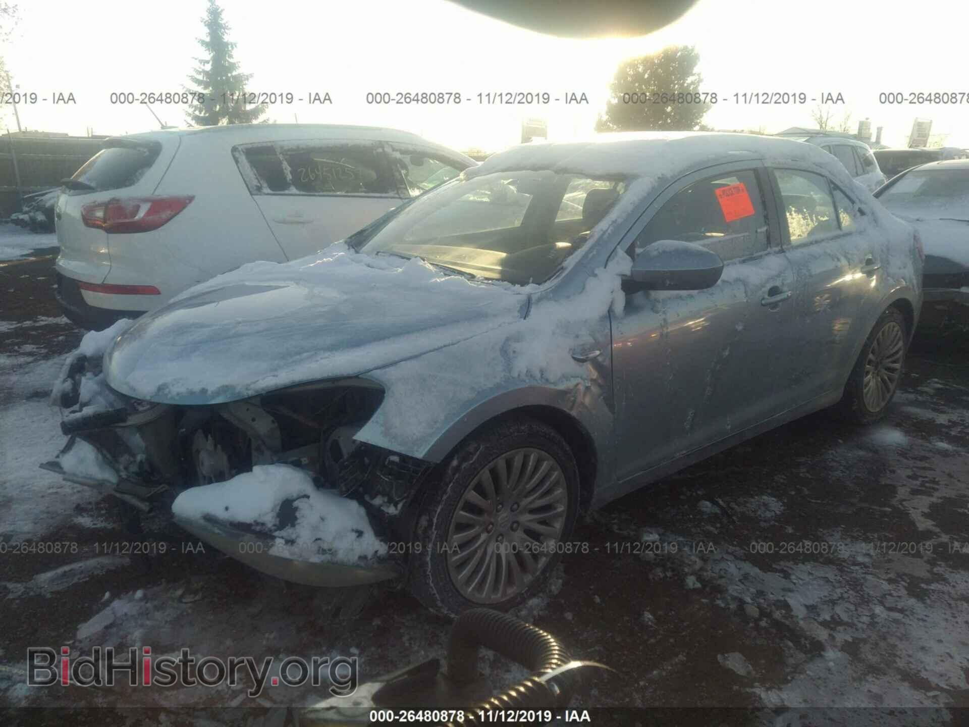 2011 Suzuki Kizashi - VIN: JS2RF9A38B6110433 - Photo 2