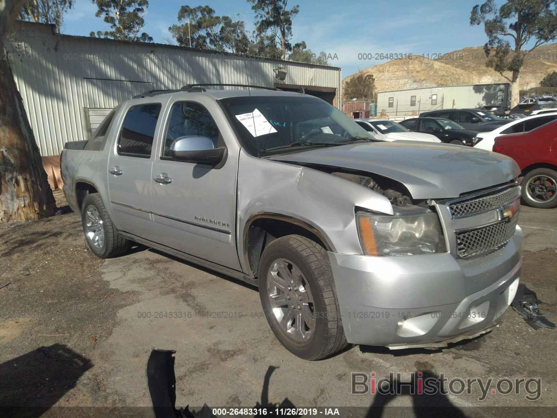 Photo 3GNVKGE0XAG214838 - CHEVROLET AVALANCHE 2010