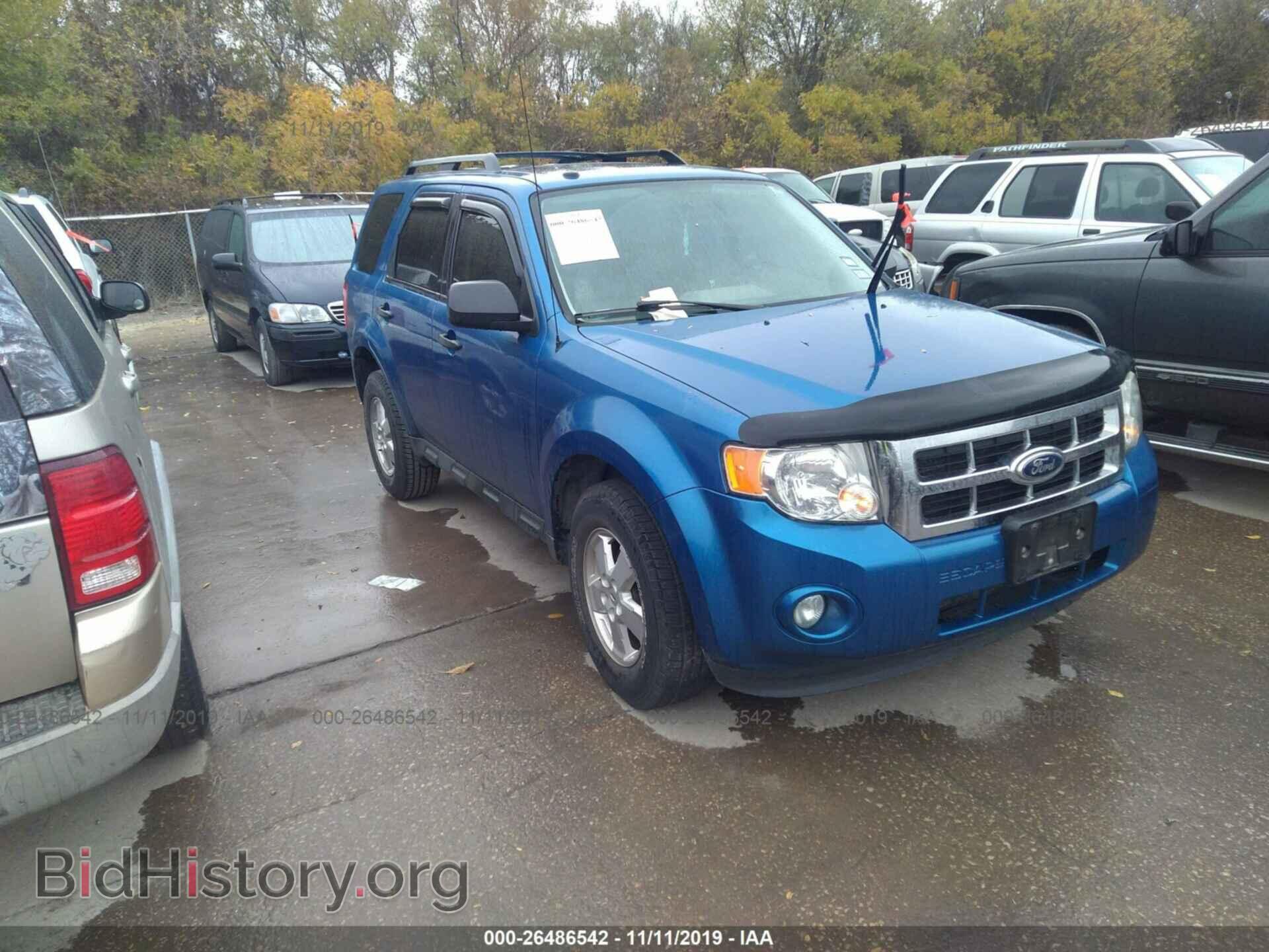 Photo 1FMCU0D75BKA07084 - Ford Escape 2011