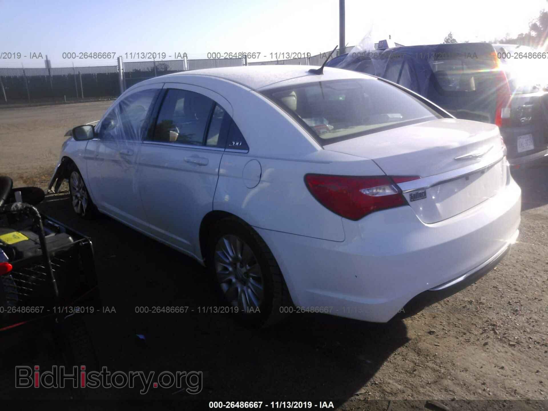 2014 Chrysler 200 - VIN: 1C3CCBAB3EN194733 - Фото 3