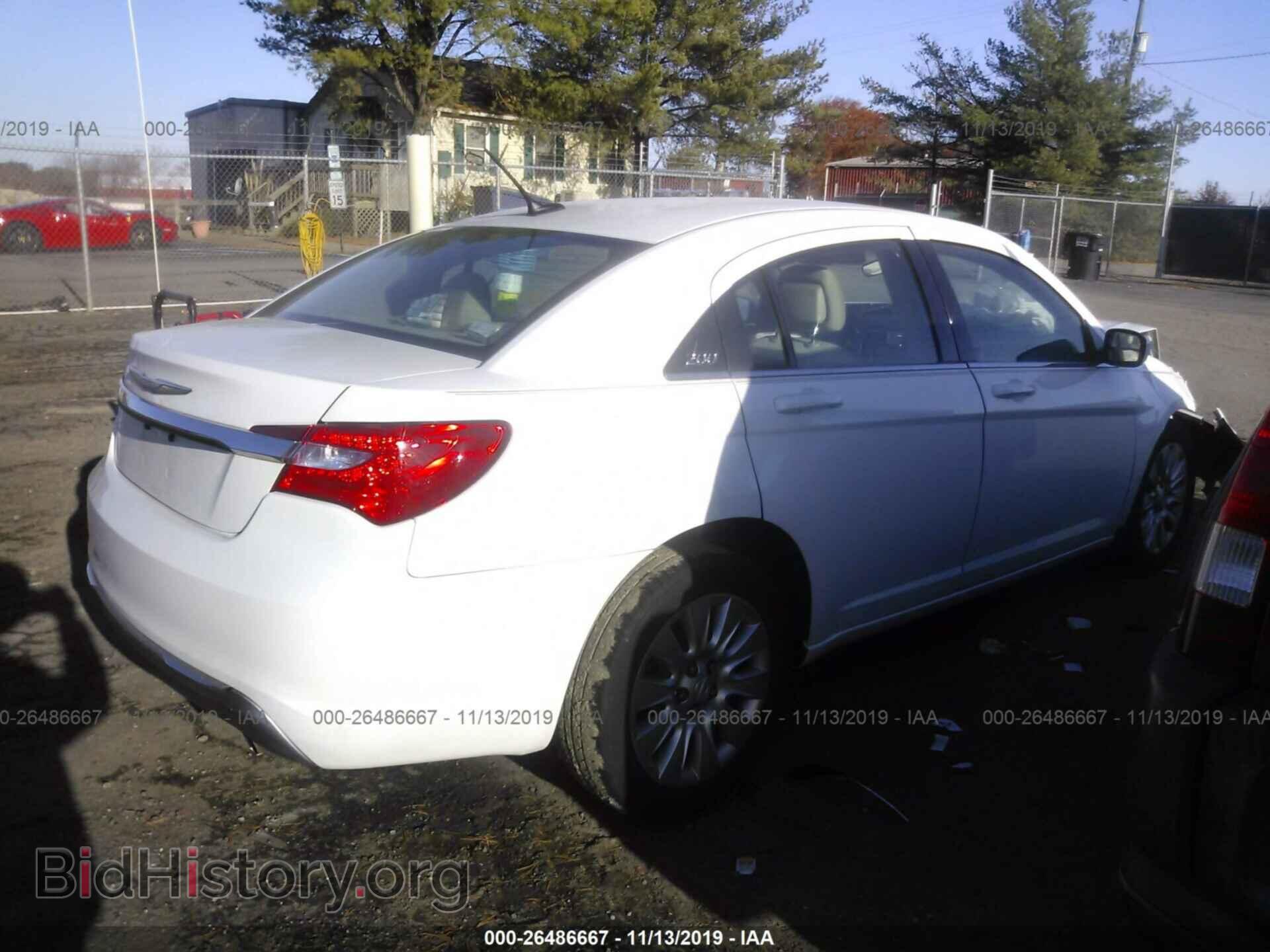 2014 Chrysler 200 - VIN: 1C3CCBAB3EN194733 - Фото 4