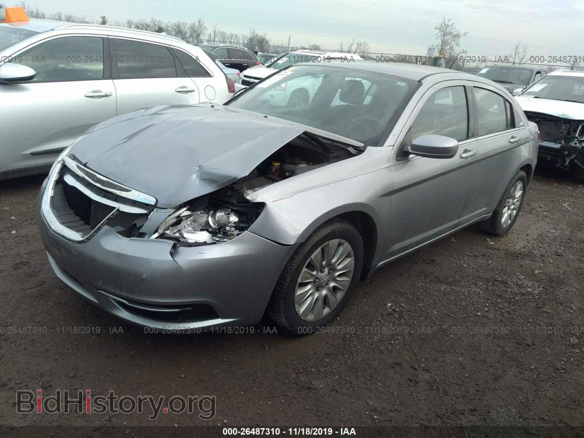 2013 CHRYSLER 200 - VIN: 1C3CCBAB3DN603733 - Фото 2
