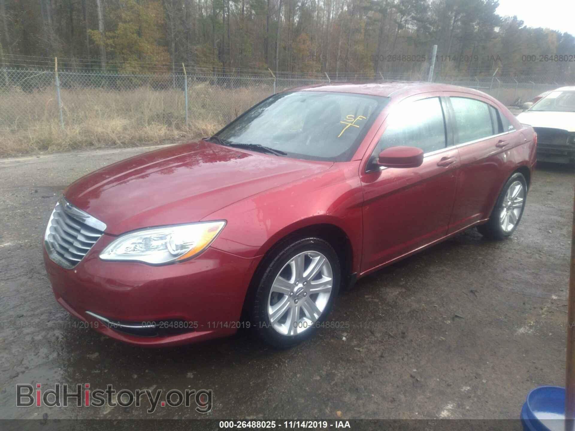 2013 Chrysler 200 - VIN: 1C3CCBAB0DN670418 - Фото 2