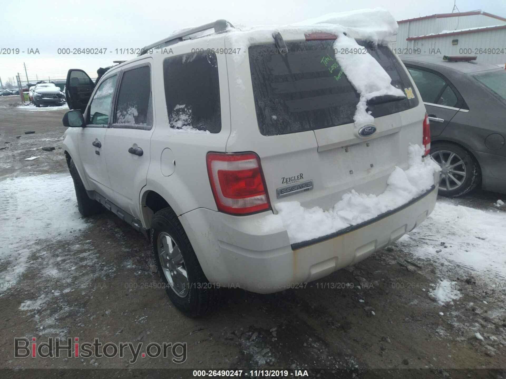 2009 Ford Escape - VIN: 1FMCU03799KA94161 - Фото 3