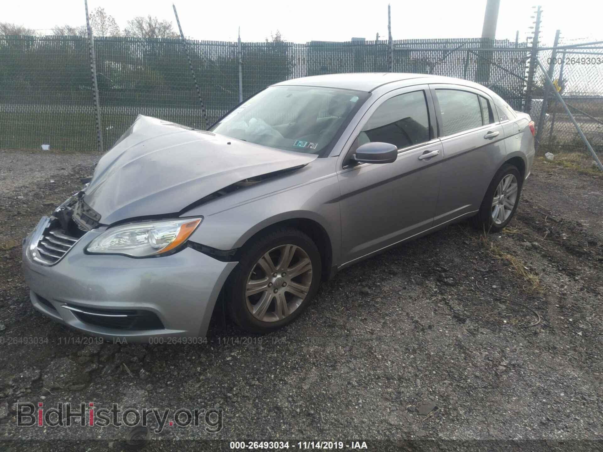 2013 CHRYSLER 200 - VIN: 1C3CCBAB3DN762381 - Photo 2