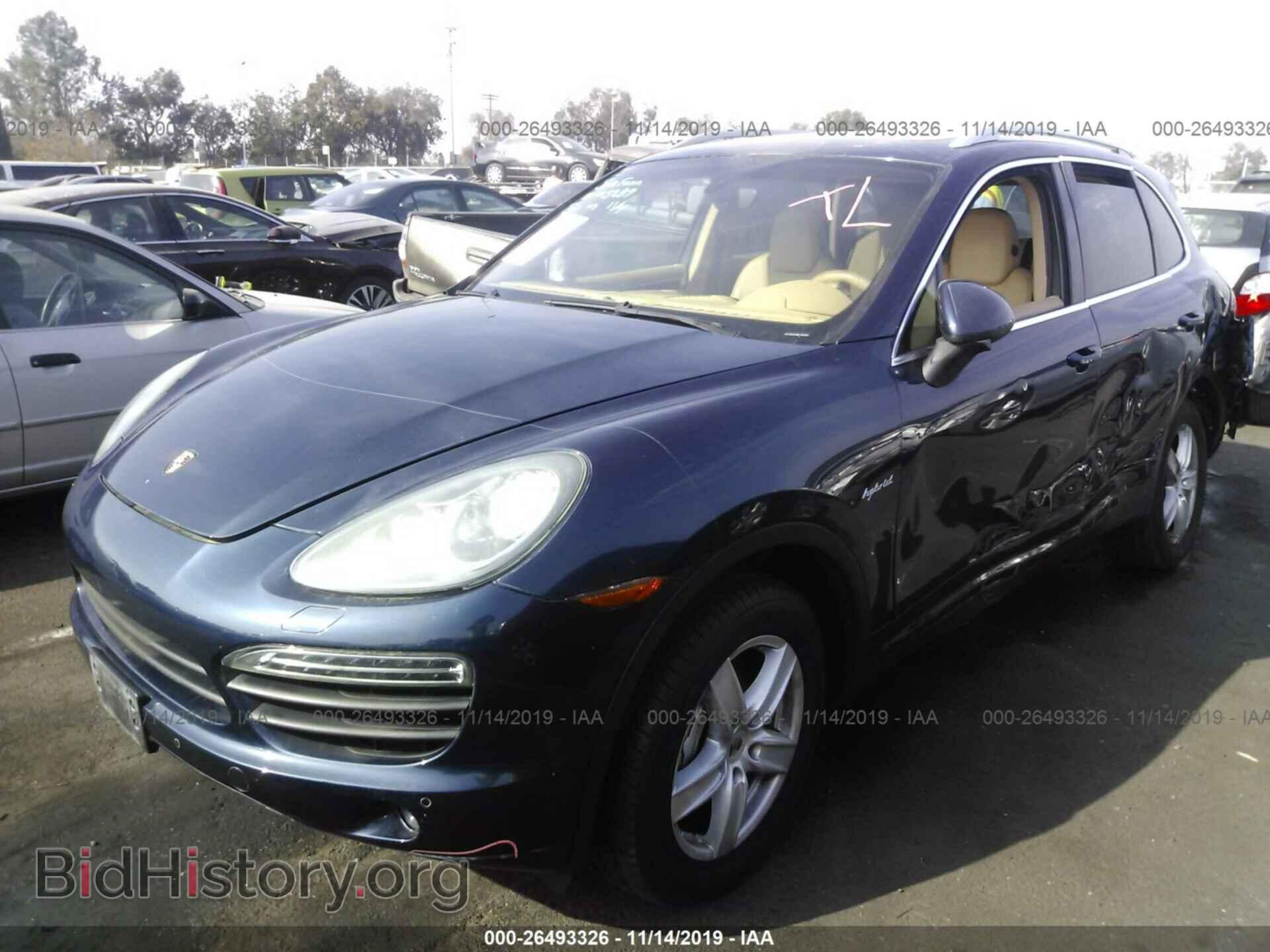 2011 PORSCHE CAYENNE - VIN: WP1AE2A23BLA92352 - Фото 2