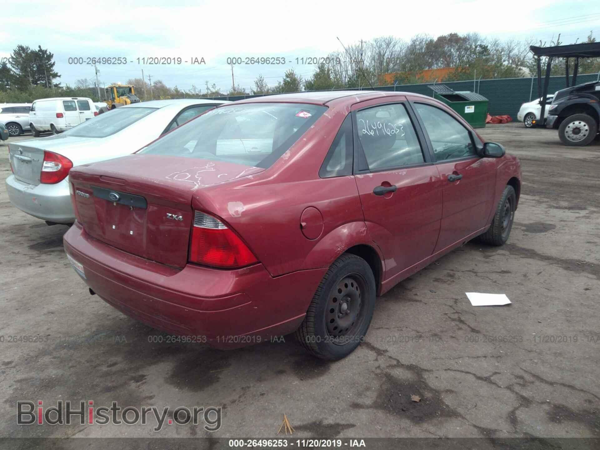 2005 Ford Focus - VIN: 1FAFP34N85W292598 - Фото 4