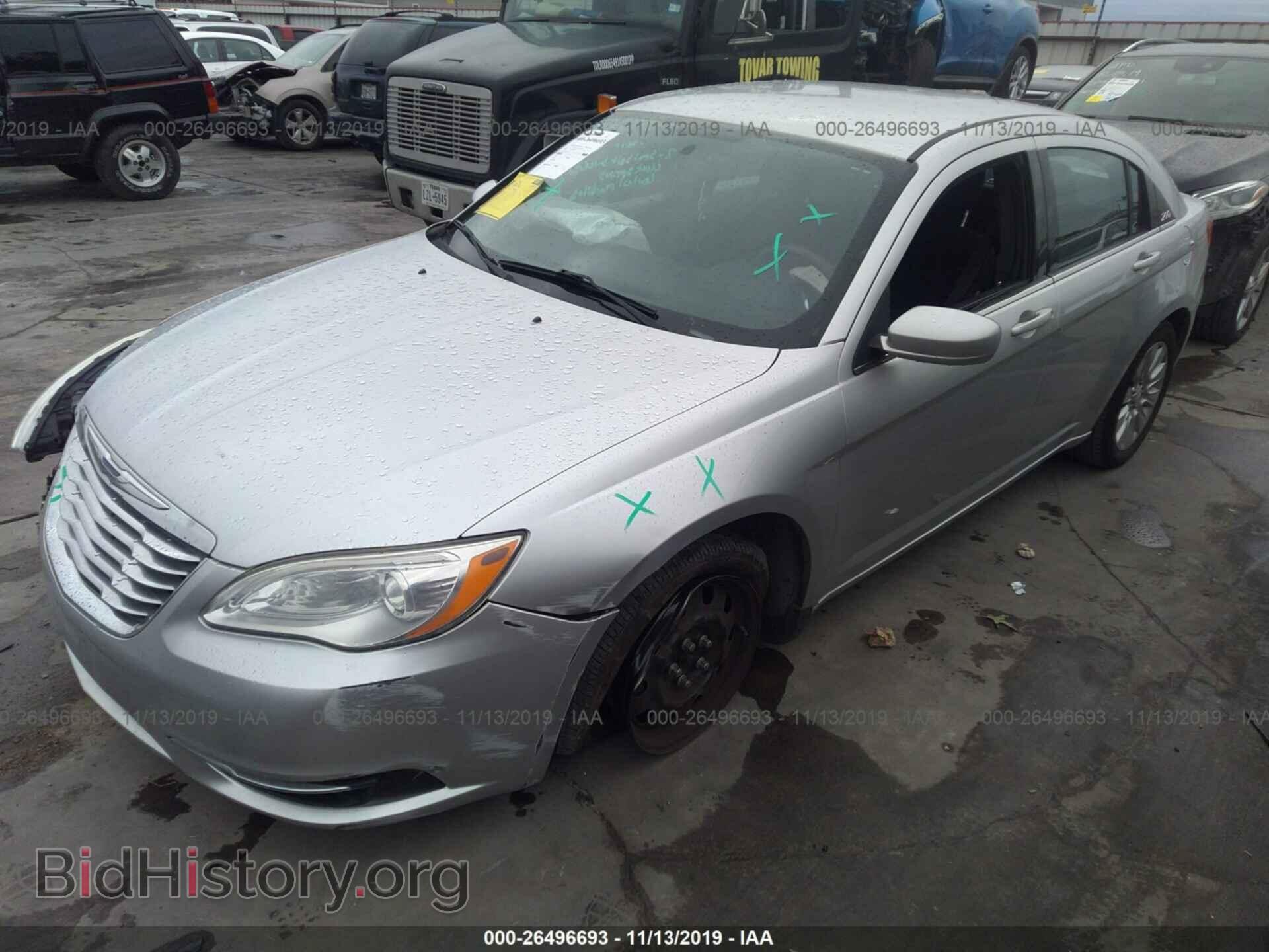2012 Chrysler 200 - VIN: 1C3CCBAB2CN320108 - Photo 2