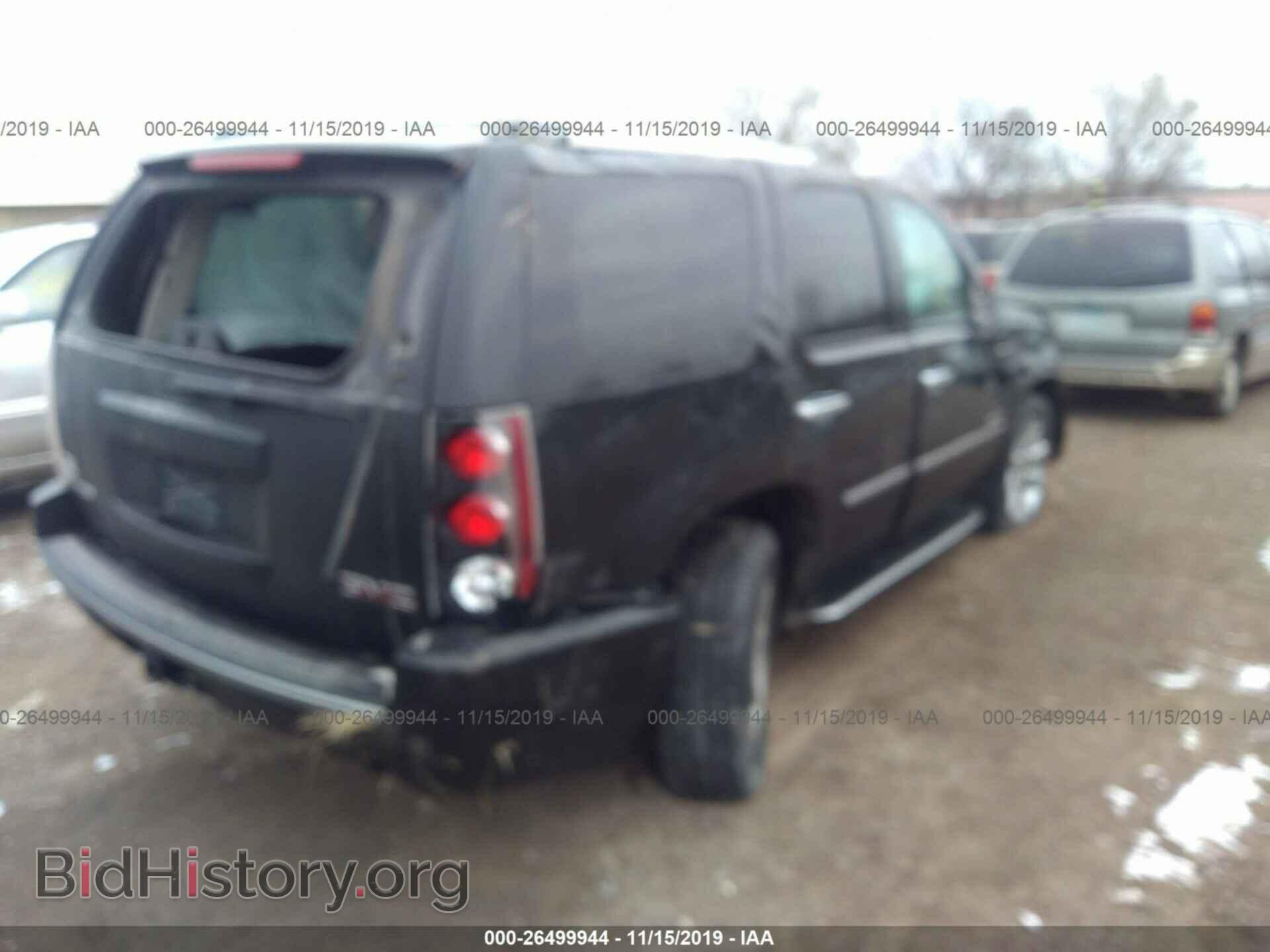 2013 GMC Yukon - VIN: 1GKS2EEF0DR231418 - Photo 4
