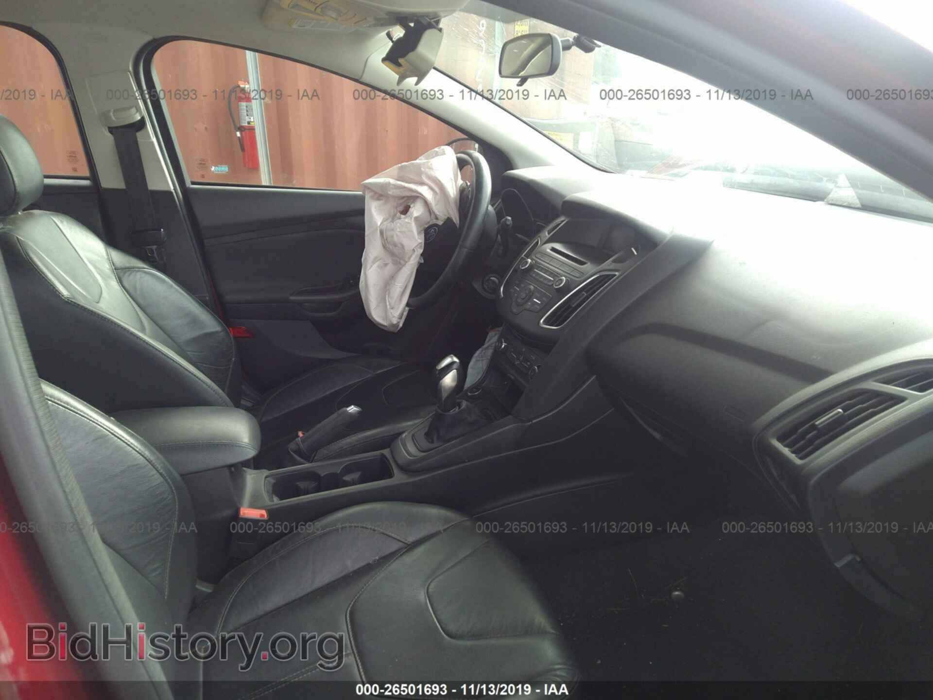 2016 Ford Focus - VIN: 1FADP3K29GL356684 - Photo 5