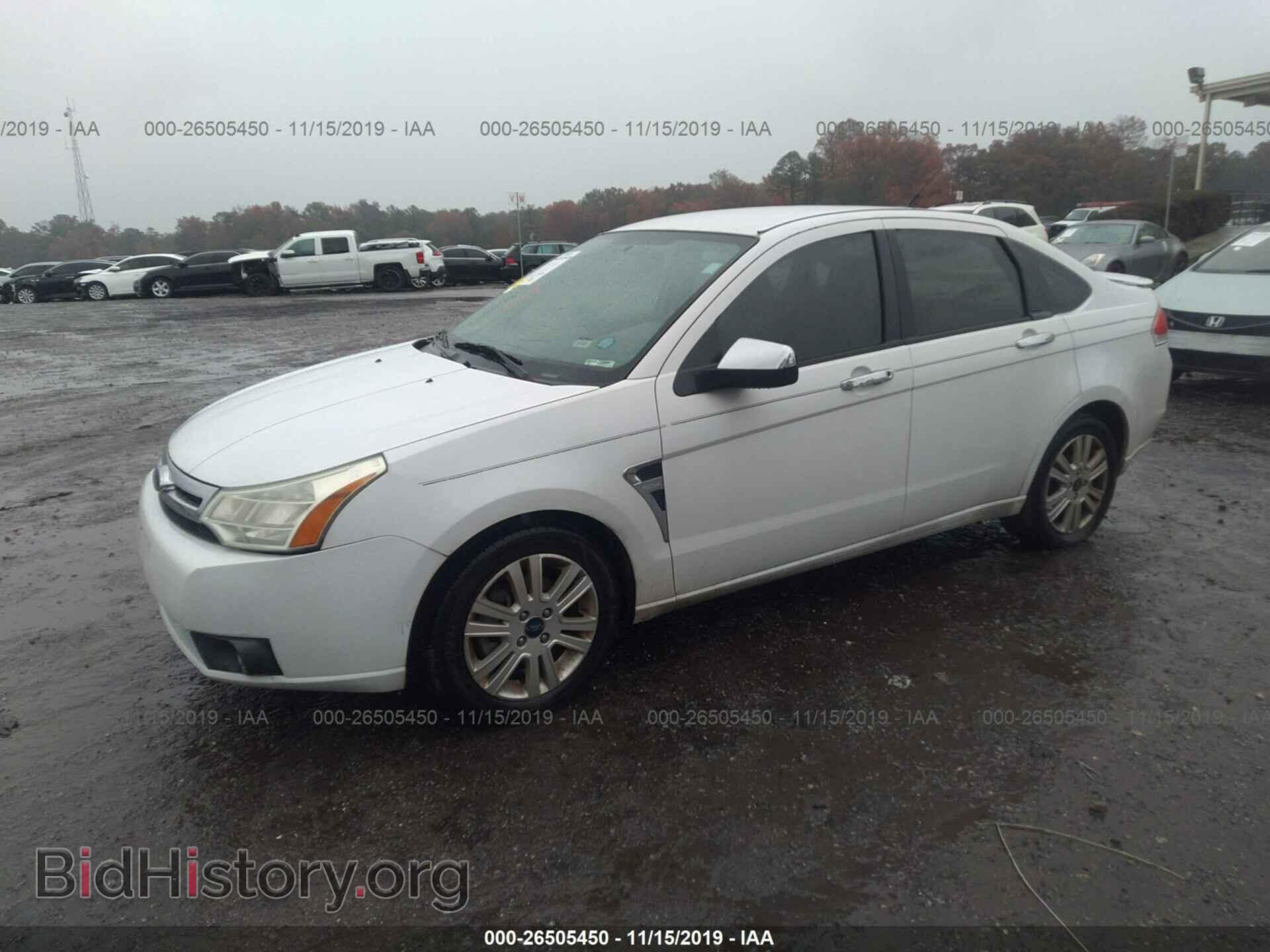 2008 Ford Focus - VIN: 1FAHP35N88W259161 - Фото 2