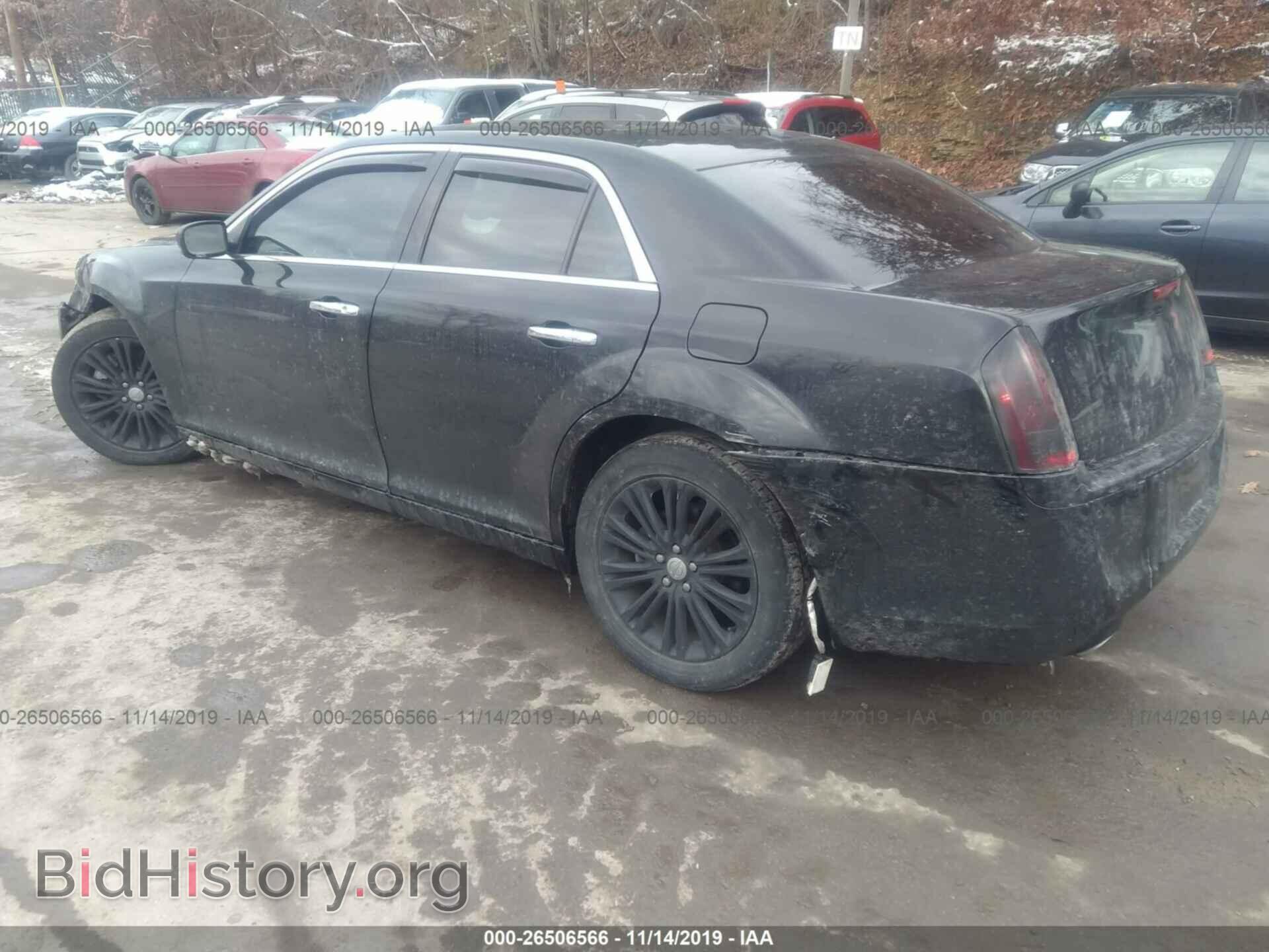 2013 Chrysler 300c - VIN: 2C3CCAKT4DH535727 - Фото 3