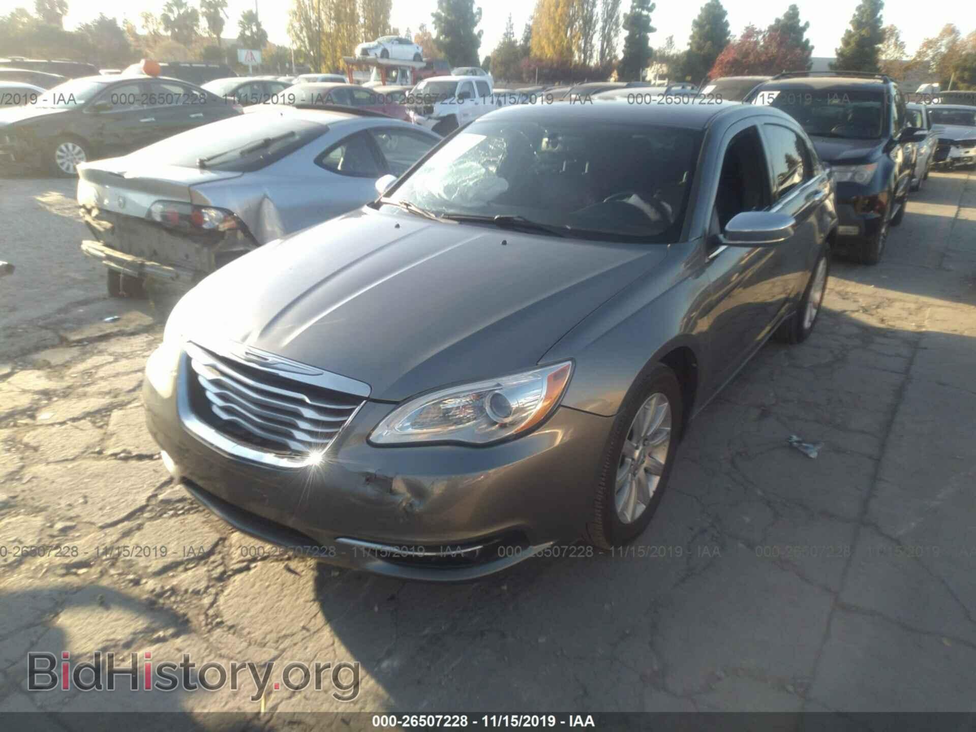 2013 CHRYSLER 200 - VIN: 1C3CCBCG9DN623462 - Фото 2