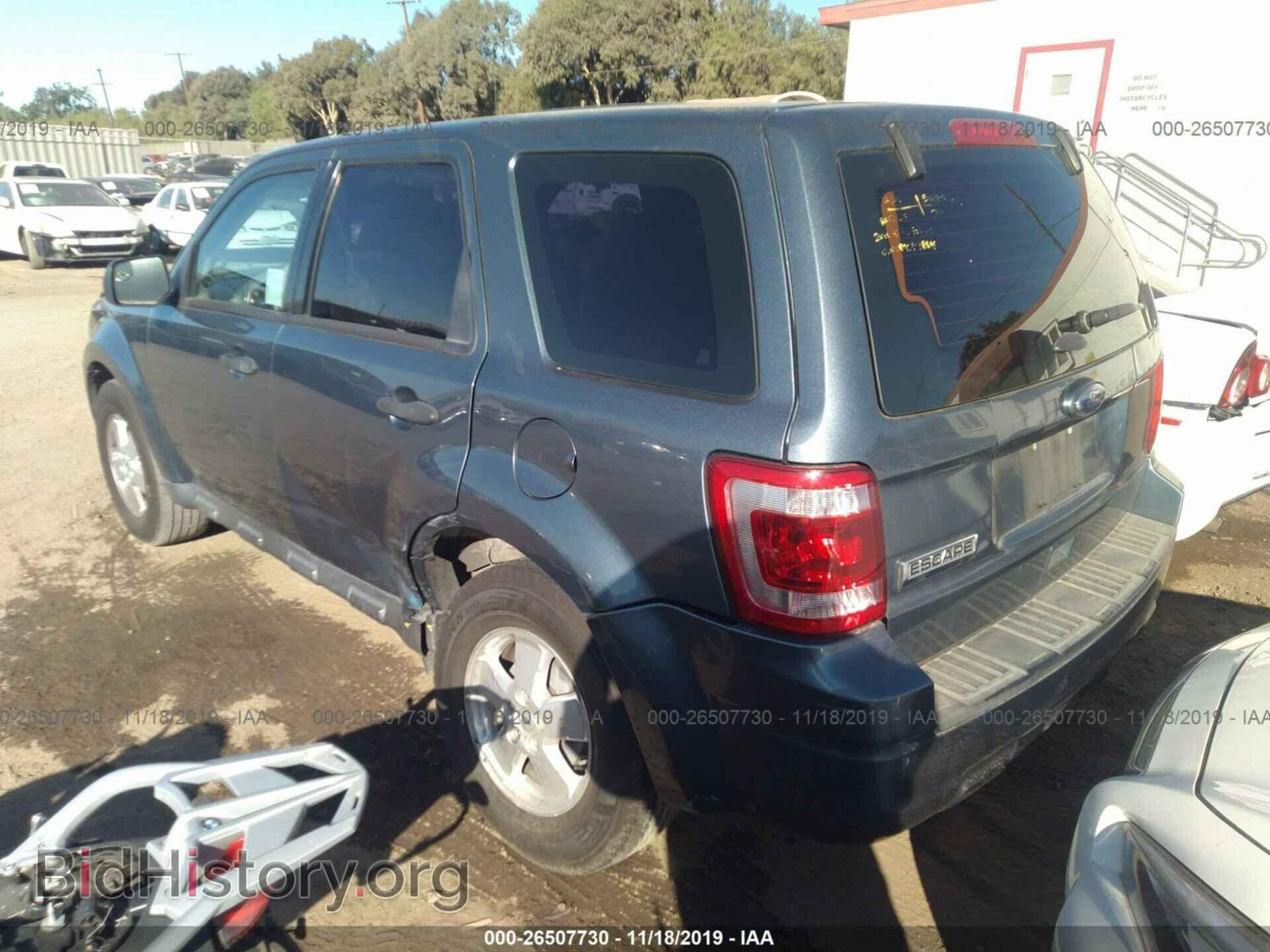 2011 FORD ESCAPE - VIN: 1FMCU0C74BKB78815 - Фото 3