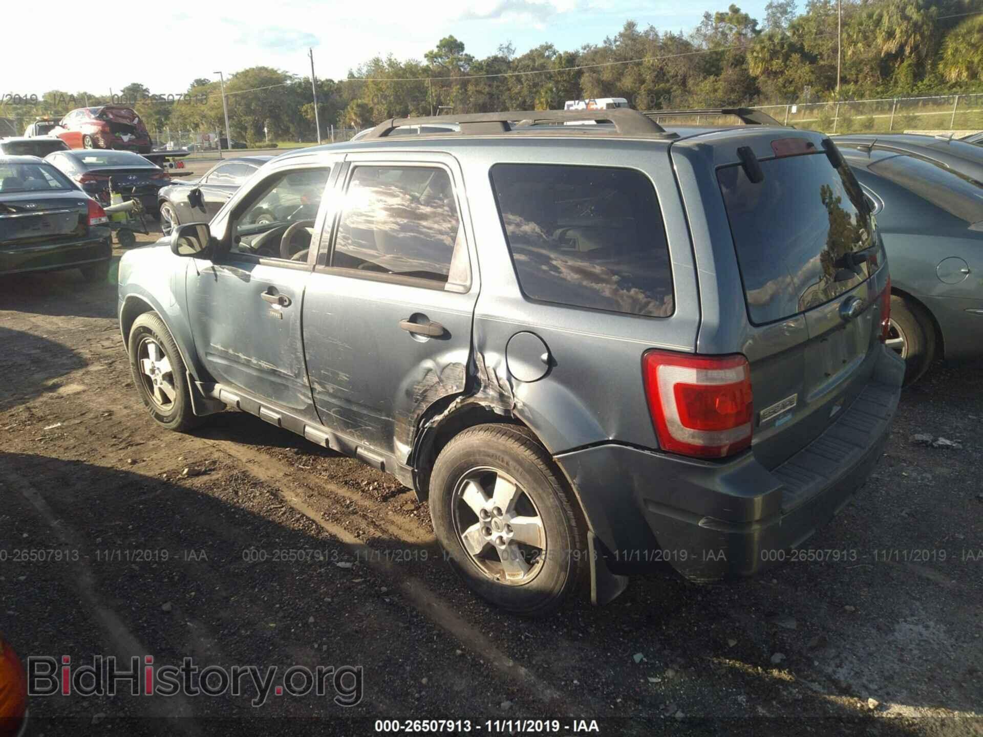2011 FORD ESCAPE - VIN: 1FMCU0D75BKA19820 - Фото 3
