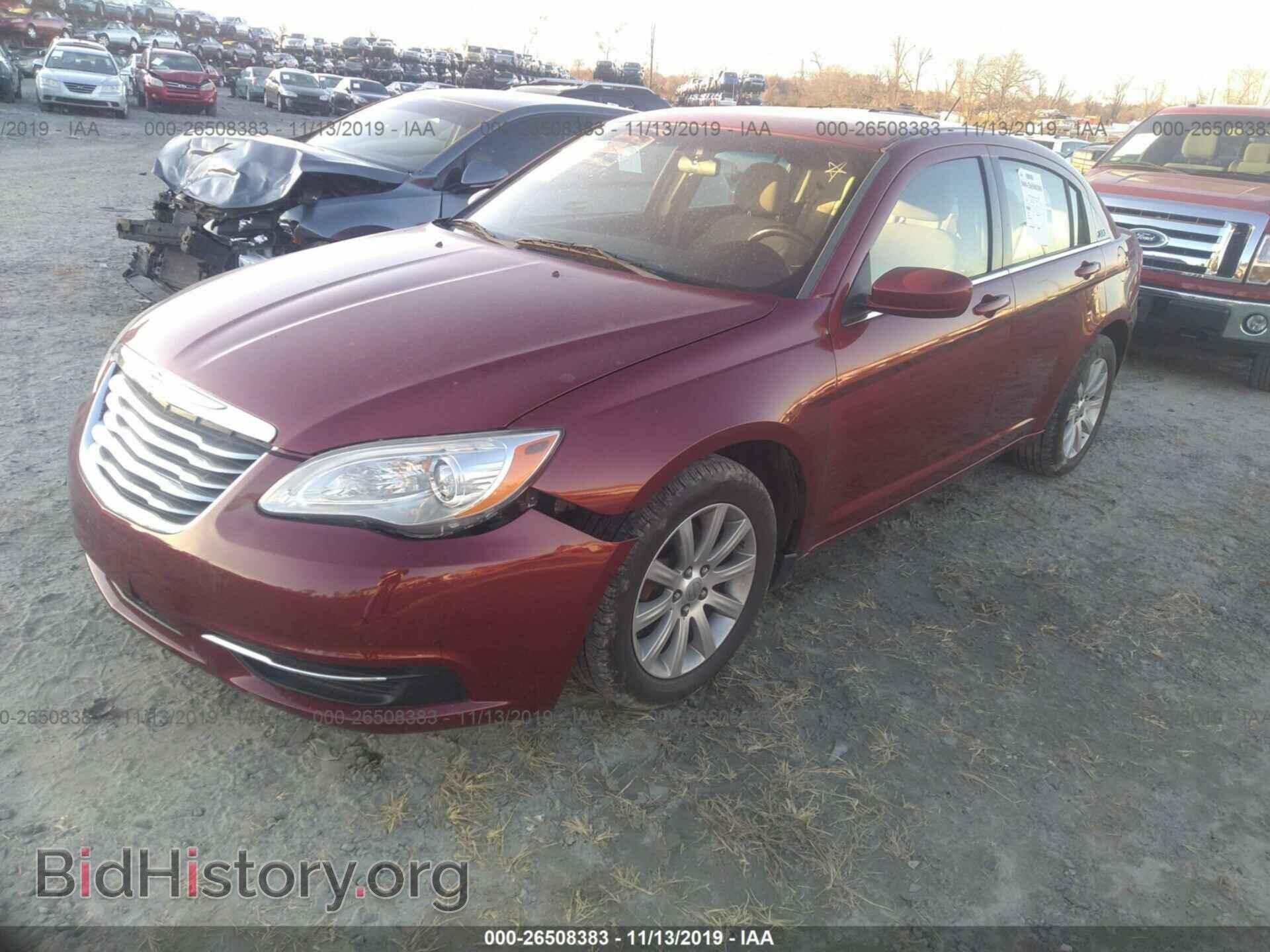 2011 CHRYSLER 200 - VIN: 1C3BC1FG1BN525458 - Фото 2