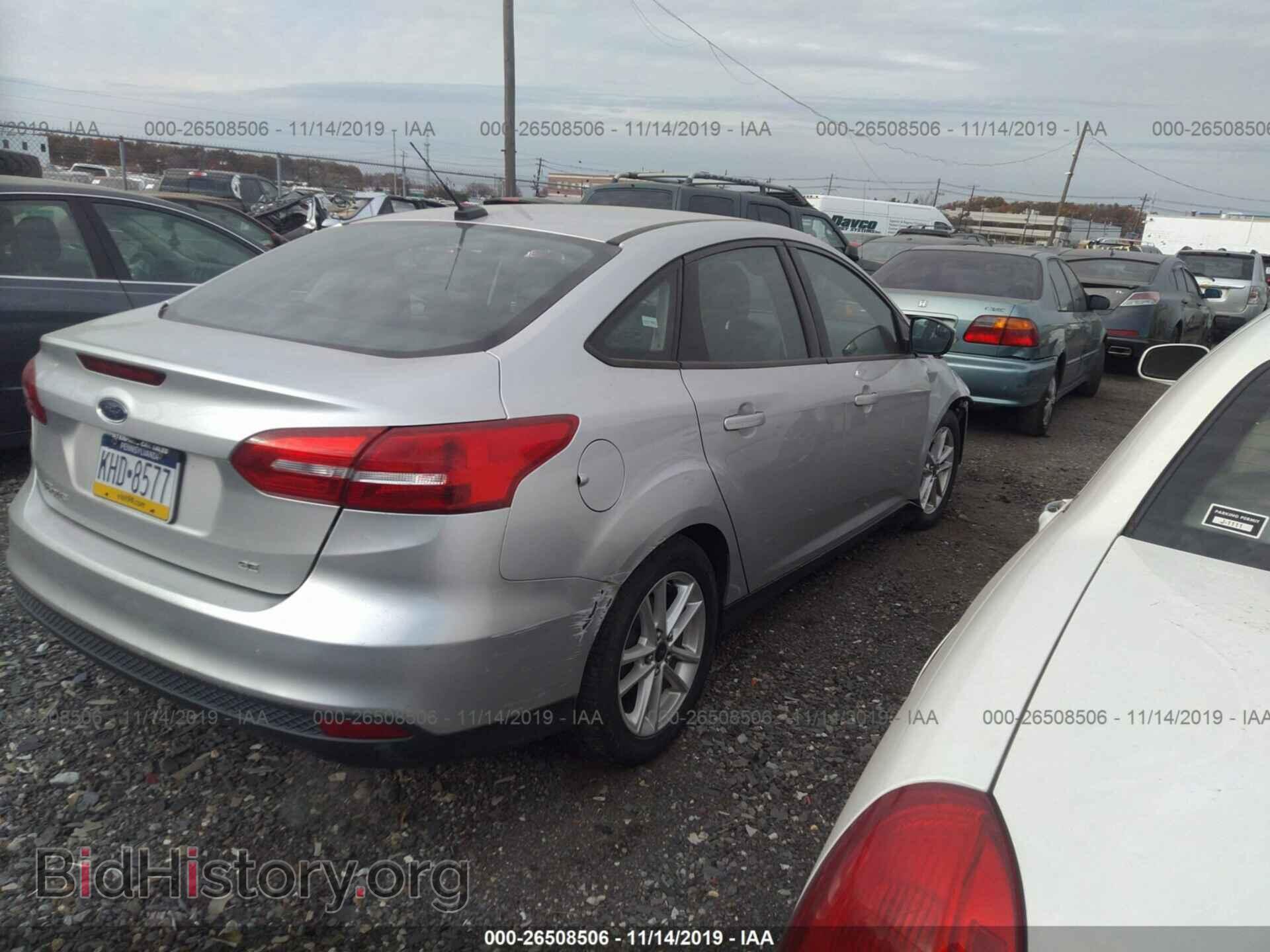 2015 Ford Focus - VIN: 1FADP3F24FL207687 - Photo 4