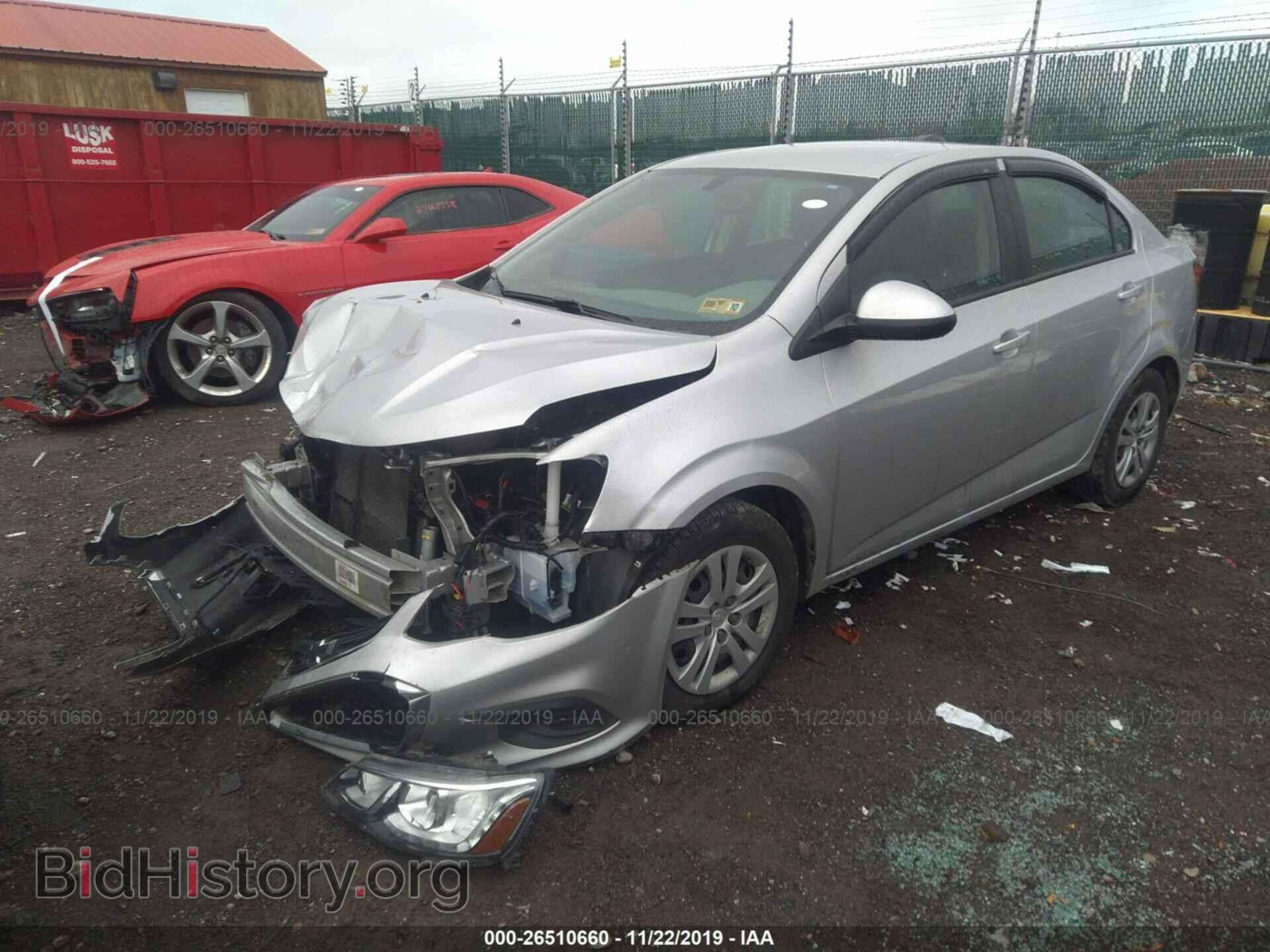 2018 CHEVROLET SONIC - VIN: 1G1JB5SH9J4100647 - Фото 2