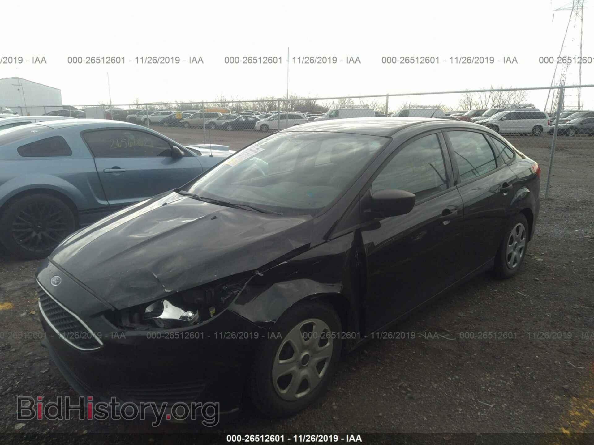 2015 Ford Focus - VIN: 1FADP3E25FL379227 - Фото 2