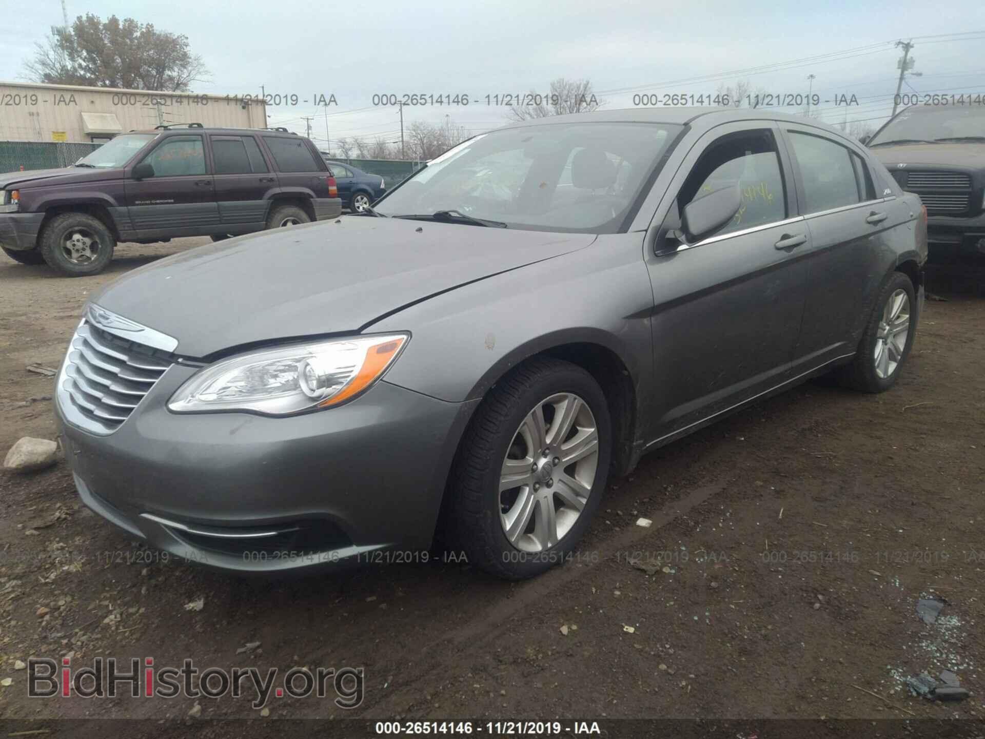 2013 CHRYSLER 200 - VIN: 1C3CCBBB7DN688932 - Фото 2