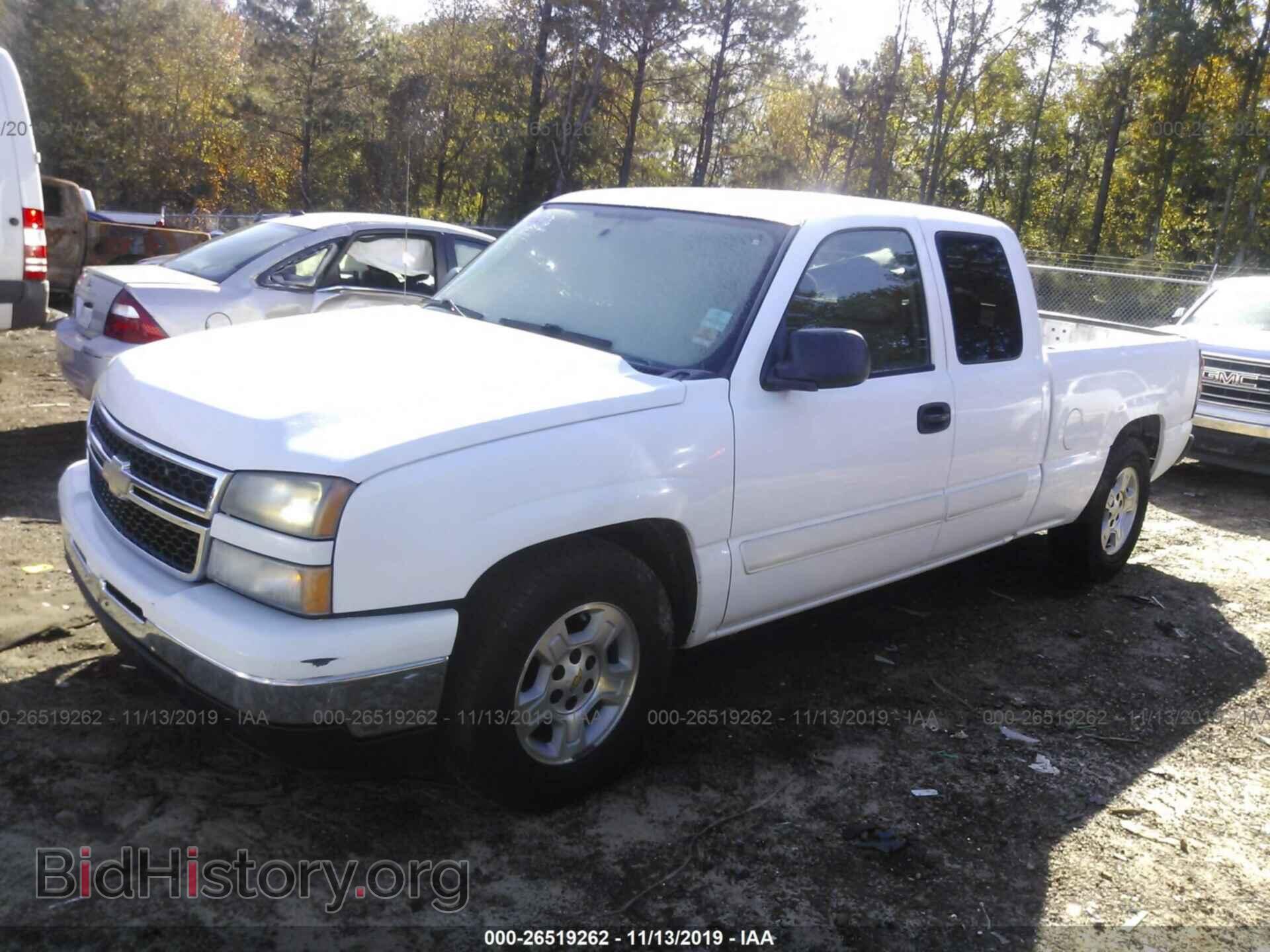 2006 Chevrolet Silverado - VIN: 1GCEC19V36Z174389 - Фото 2
