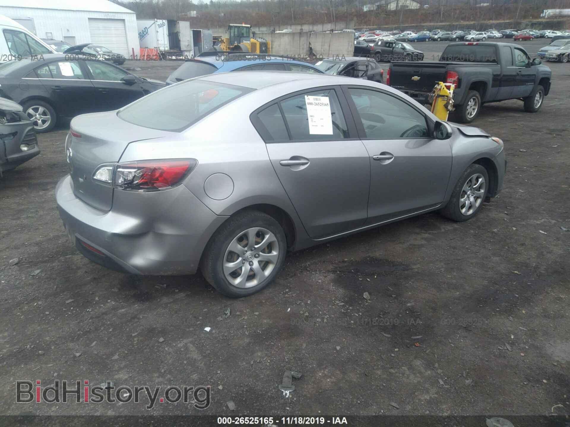 2011 MAZDA 3 - VIN: JM1BL1UG0B1902268 - Photo 4