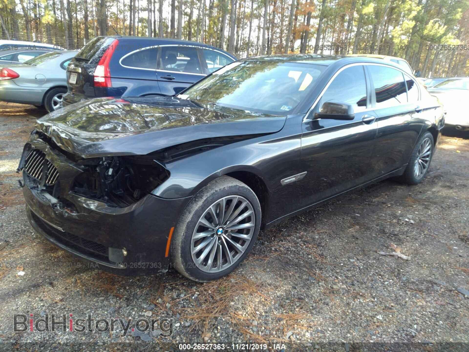 2012 BMW 740 - VIN: WBAKB4C57CC576556 - Фото 2