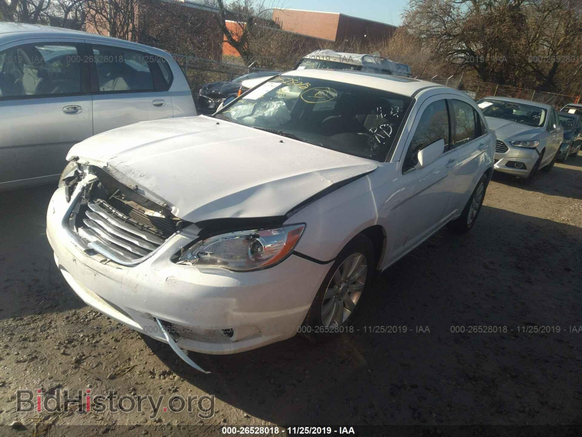 2012 CHRYSLER 200 - VIN: 1C3CCBBB5CN164290 - Фото 2