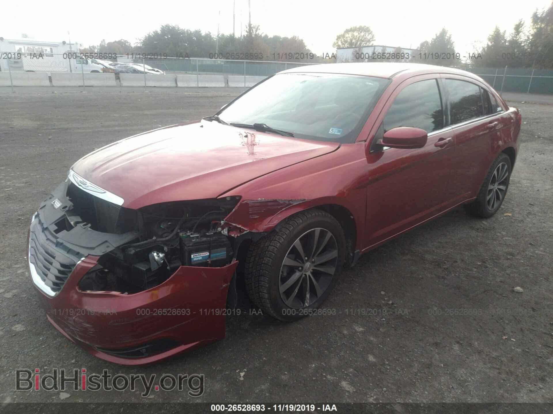 2011 CHRYSLER 200 - VIN: 1C3BC8FG2BN600306 - Photo 2