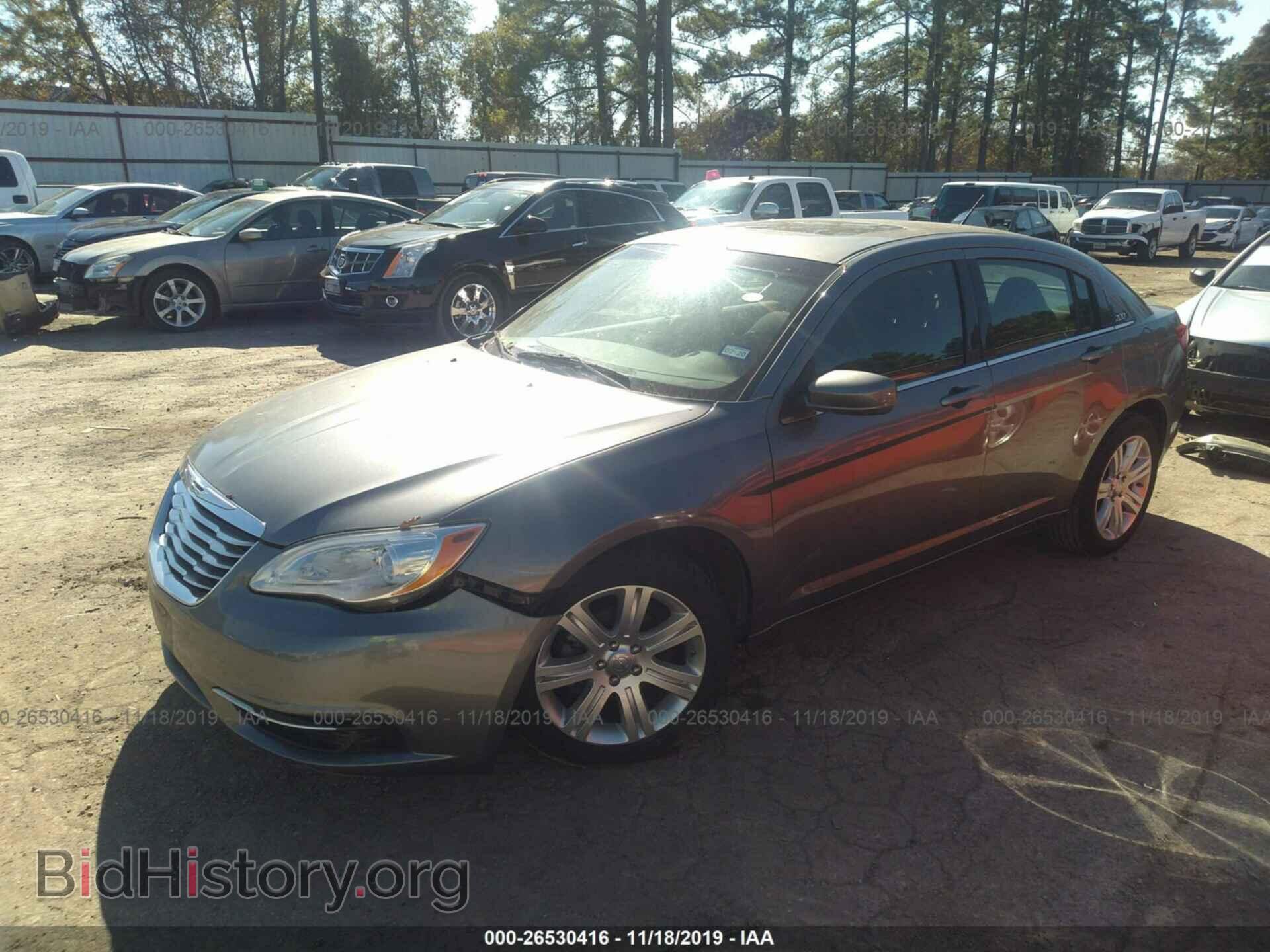 2013 CHRYSLER 200 - VIN: 1C3CCBBB0DN553131 - Фото 2