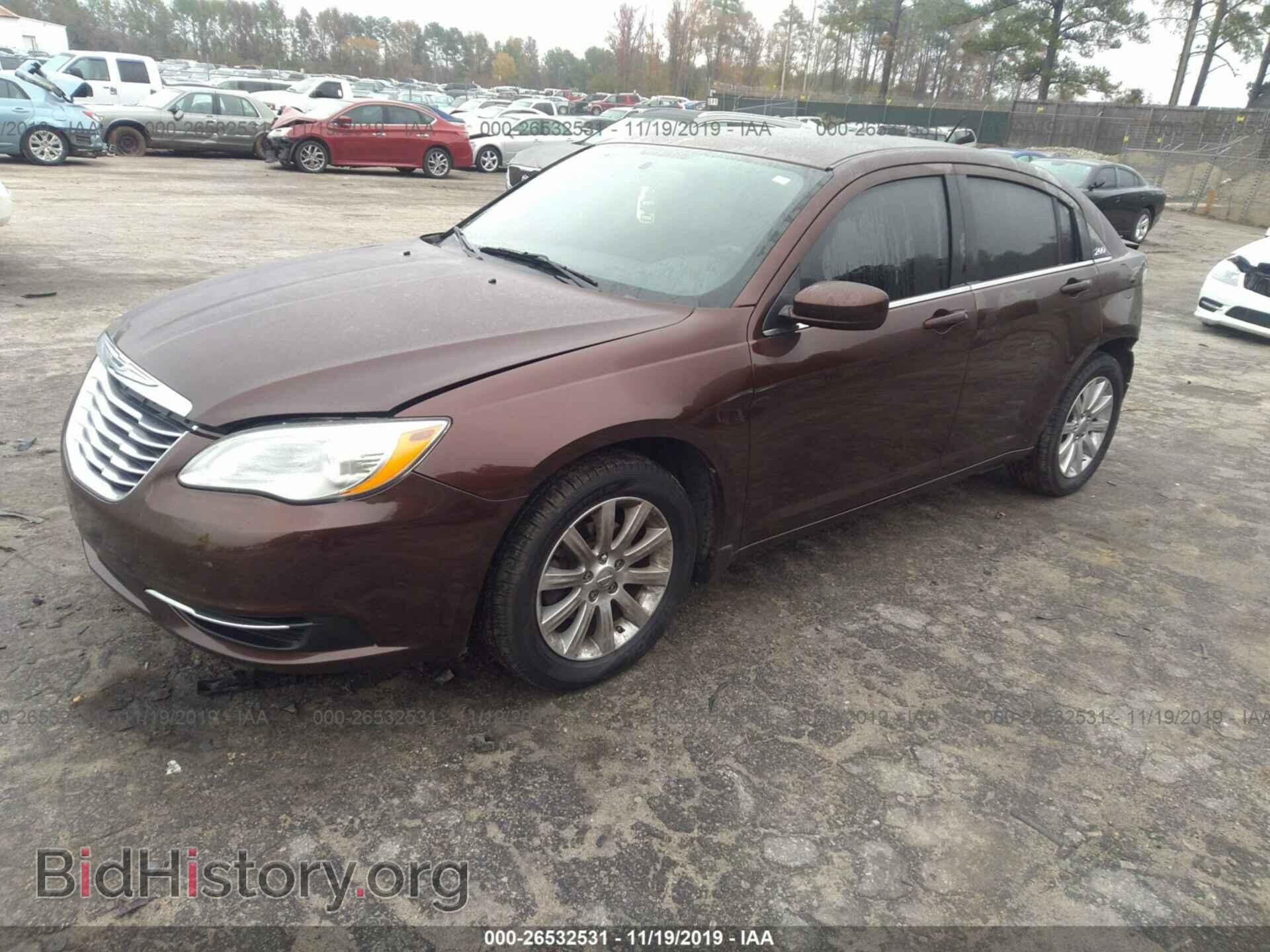 2013 CHRYSLER 200 - VIN: 1C3CCBBB2DN595994 - Фото 2