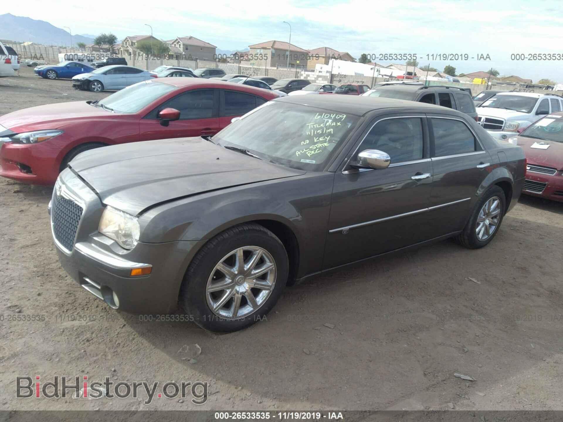2009 CHRYSLER 300C - VIN: 2C3LA63T39H610409 - Фото 2