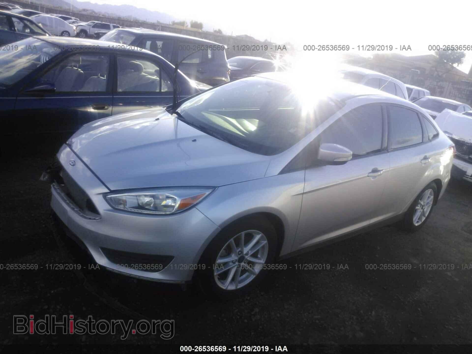 2017 Ford Focus - VIN: 1FADP3F2XHL277570 - Фото 2